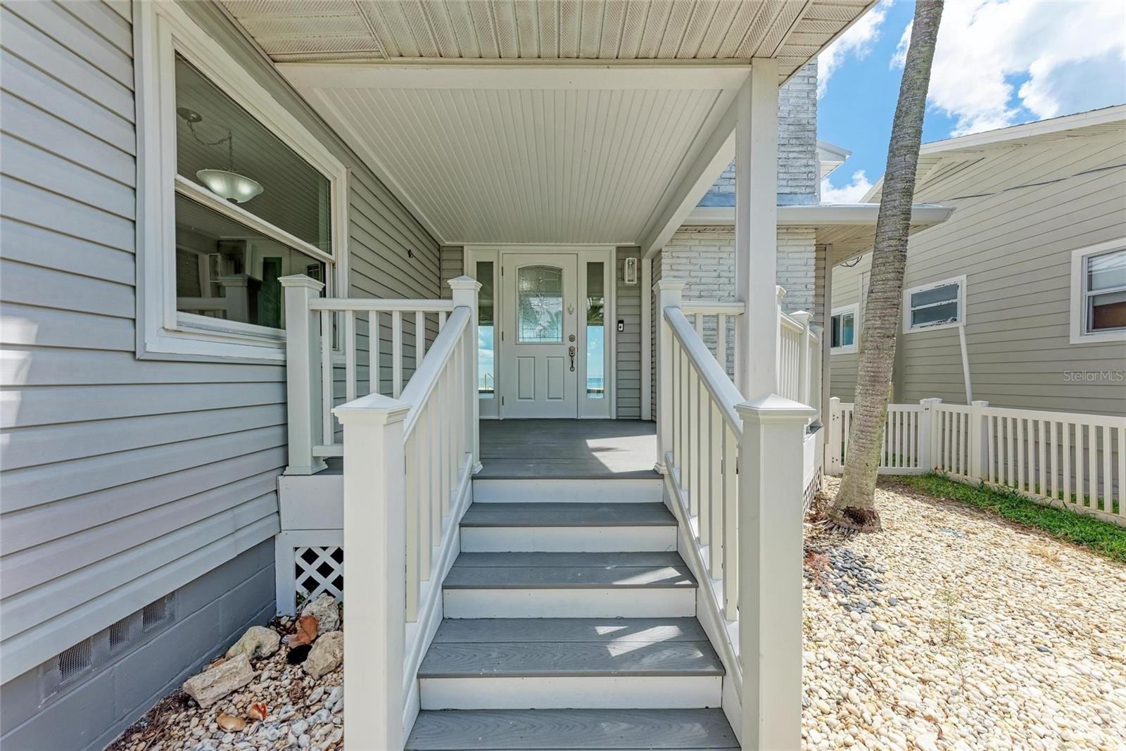 893 N Shore Dr photo 4