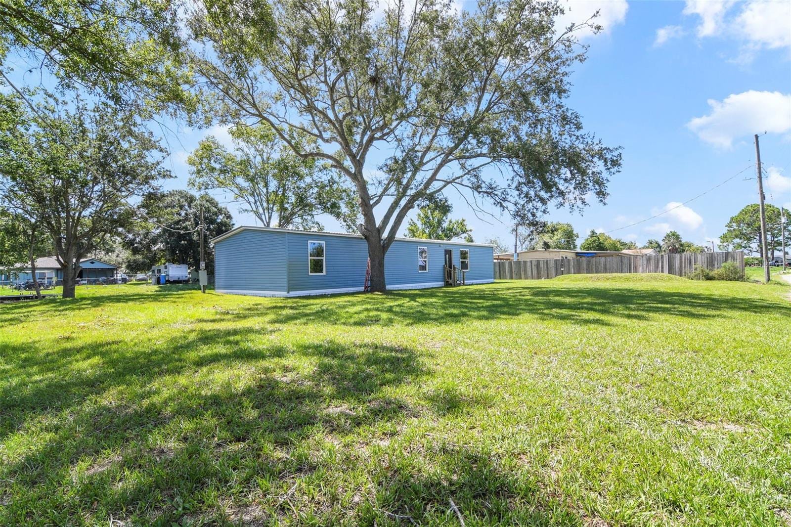 3380 Maple Ln photo 3