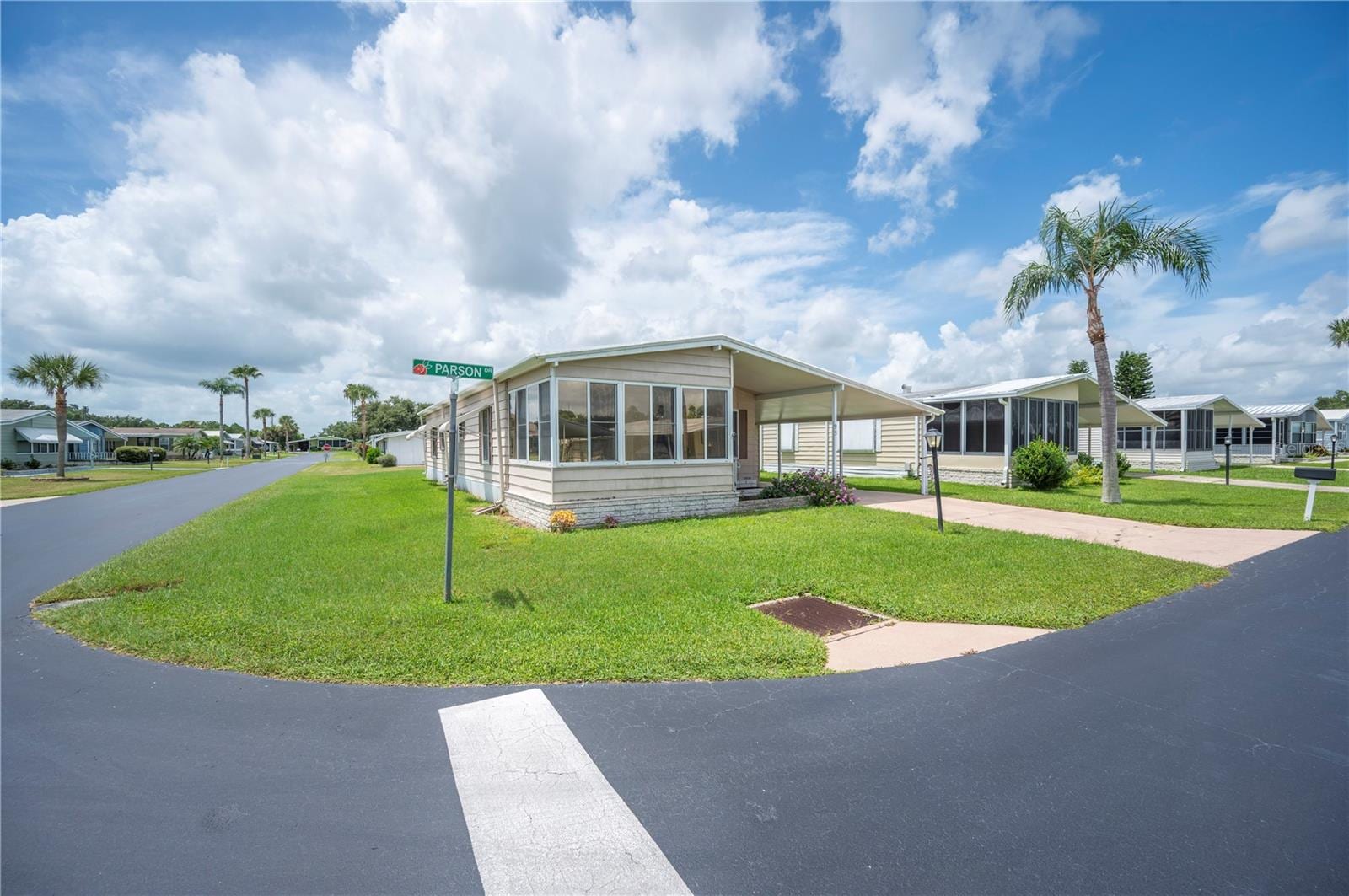 95 Parson Dr photo 3