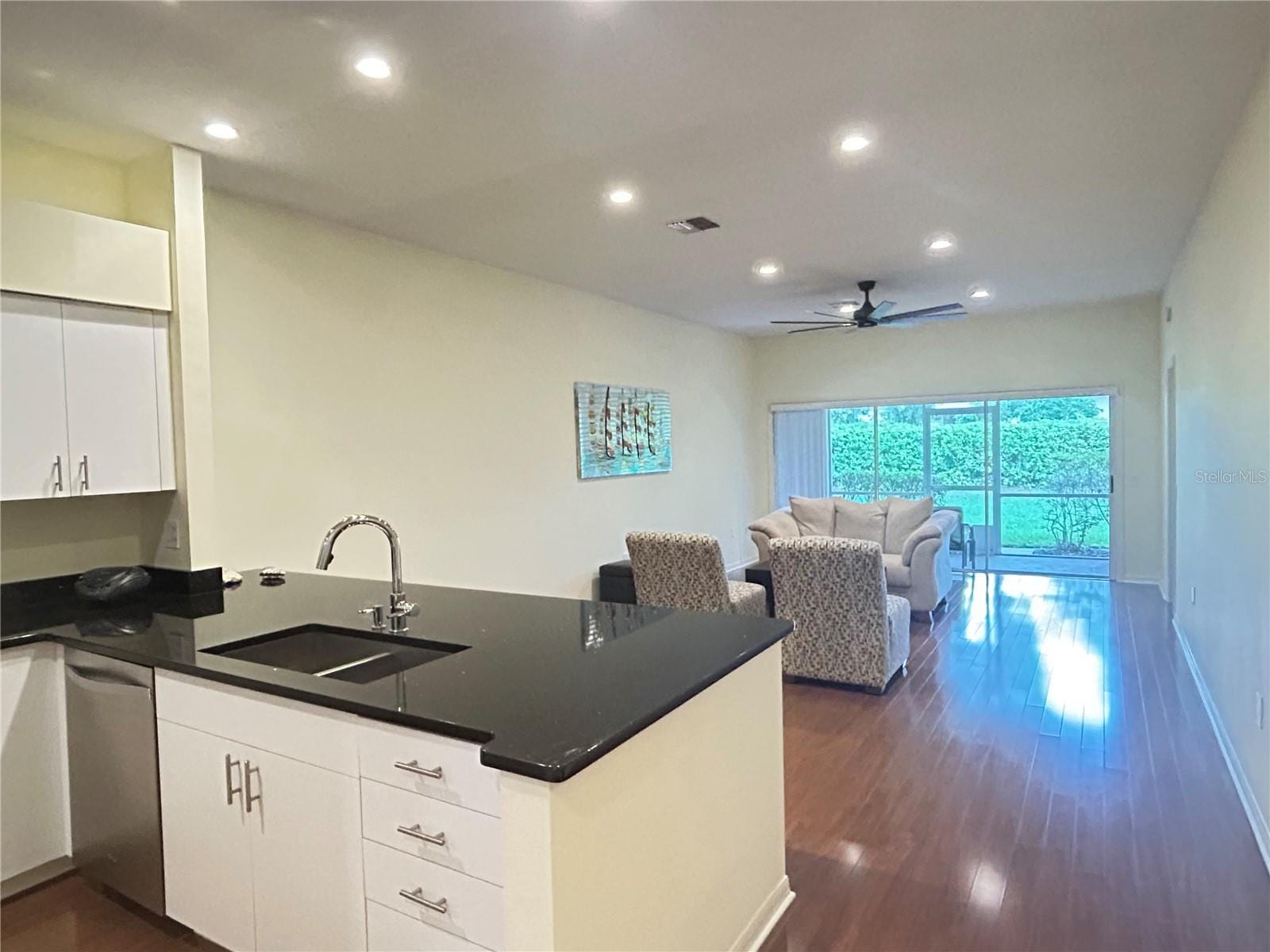 14 Enclave Dr photo 4