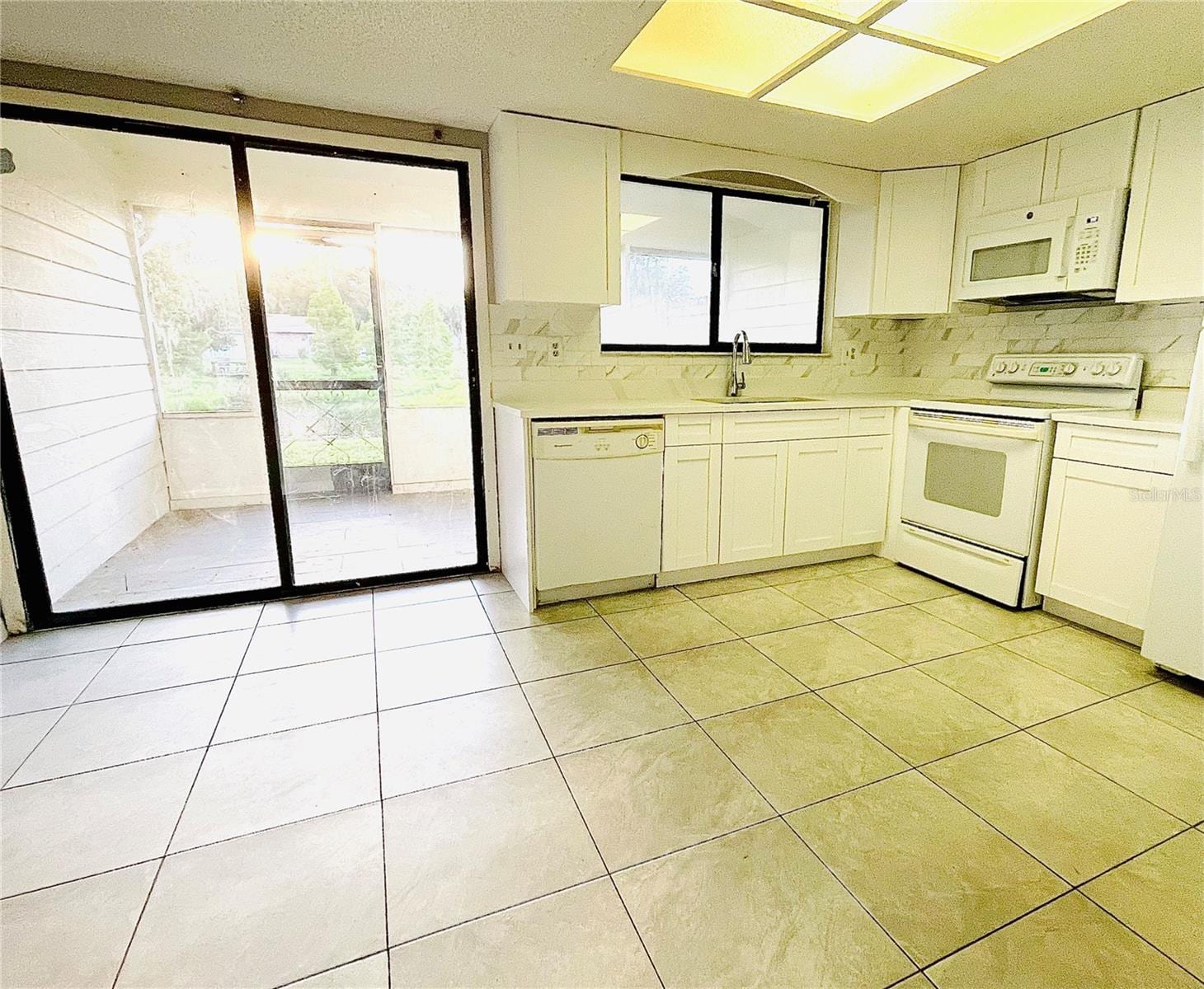 1420 Ridge Lake CT photo 2