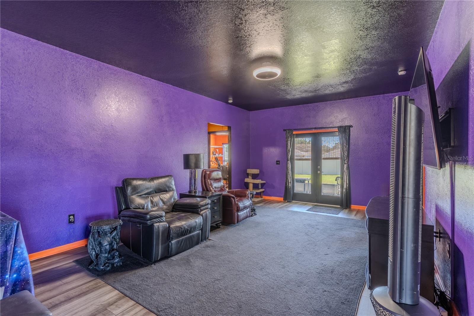 847 Channing St photo 4