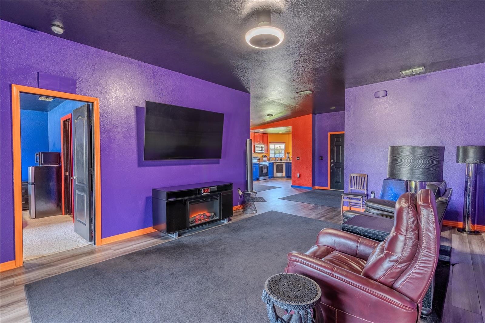 847 Channing St photo 5