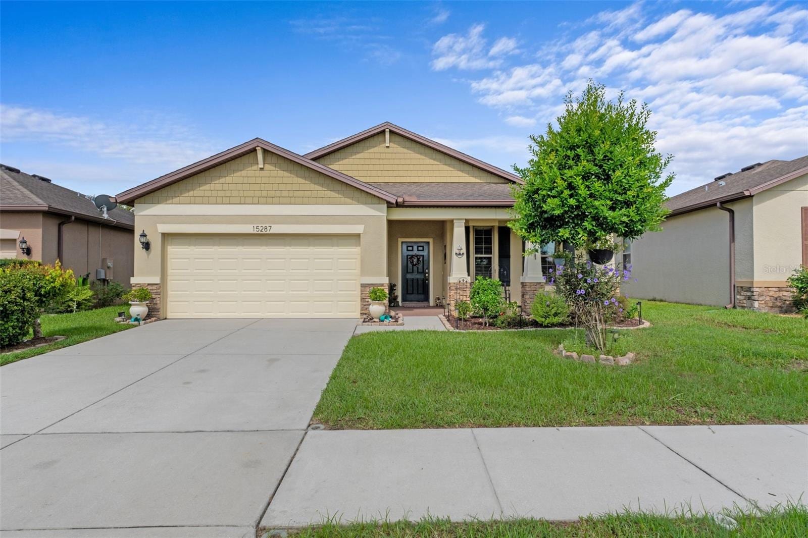 15287 Stone House Dr photo 2