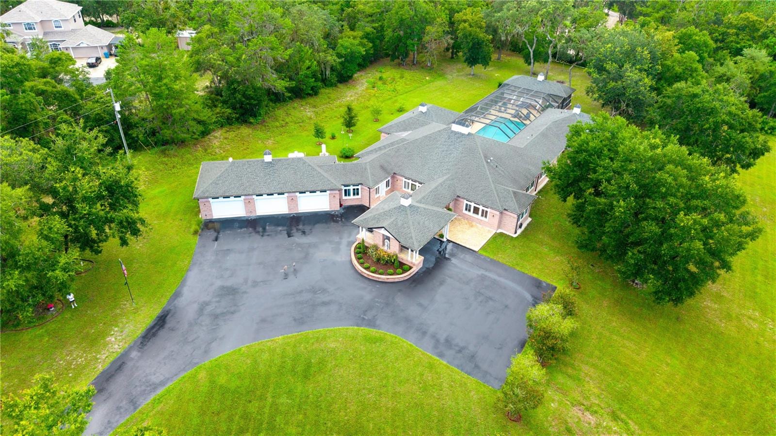 22370 Skyview Cir photo 5