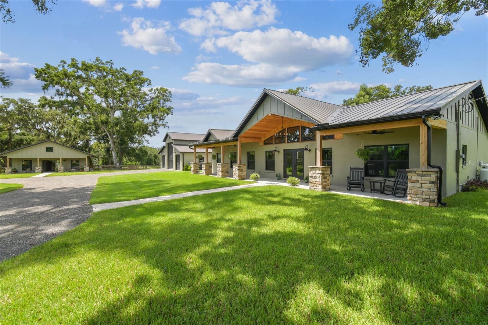 1517 Uncle Buds Ln photo 4