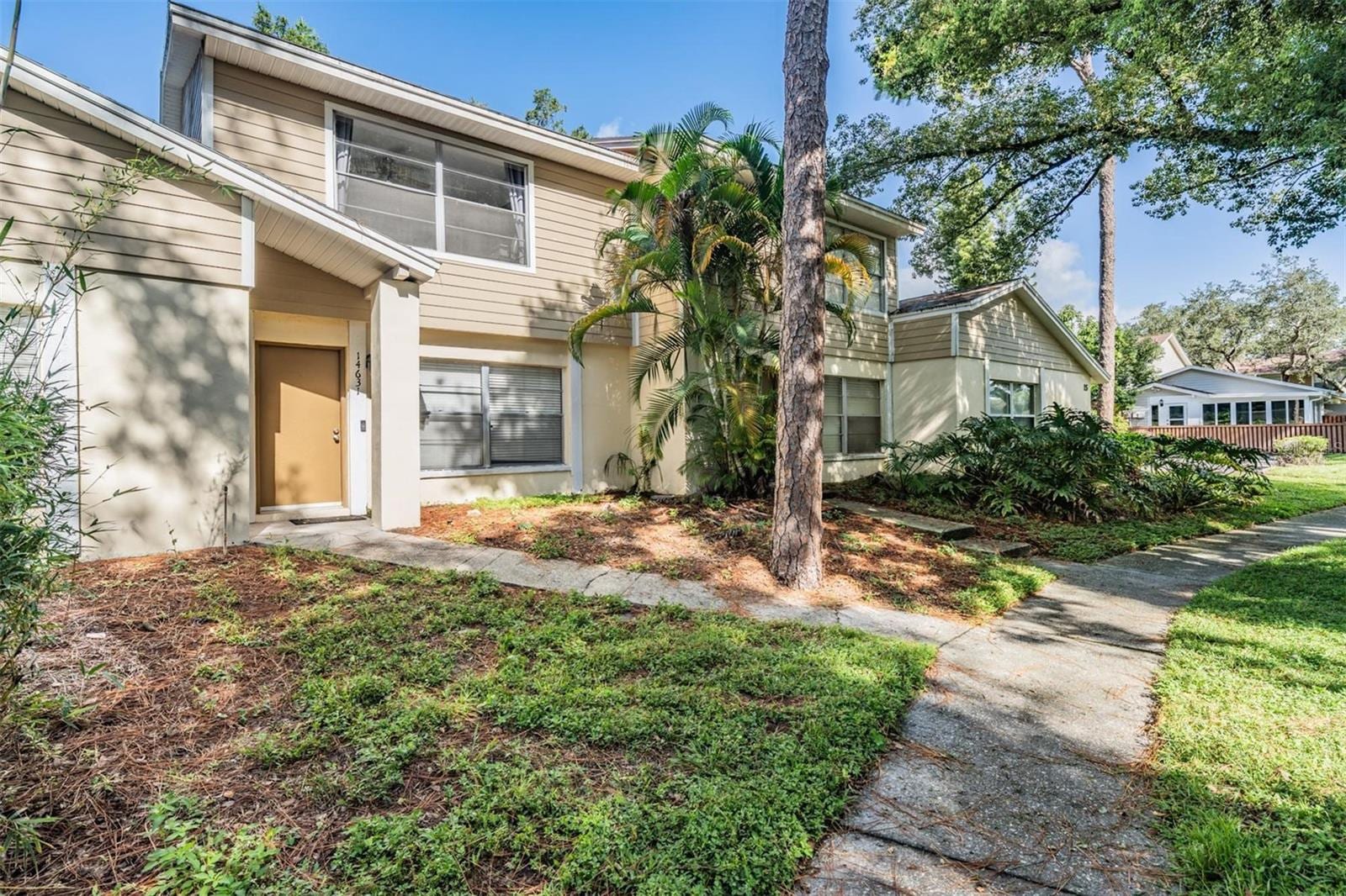 14631 Lake Forest Dr photo 2