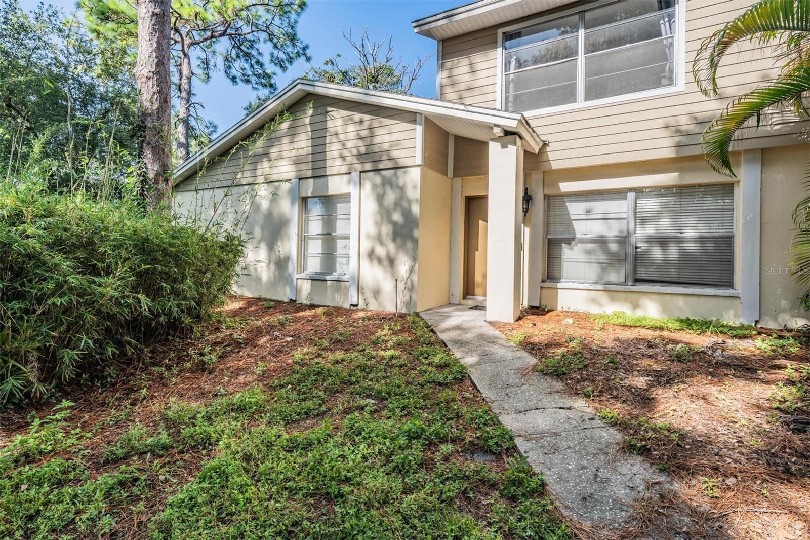 14631 Lake Forest Dr photo 3