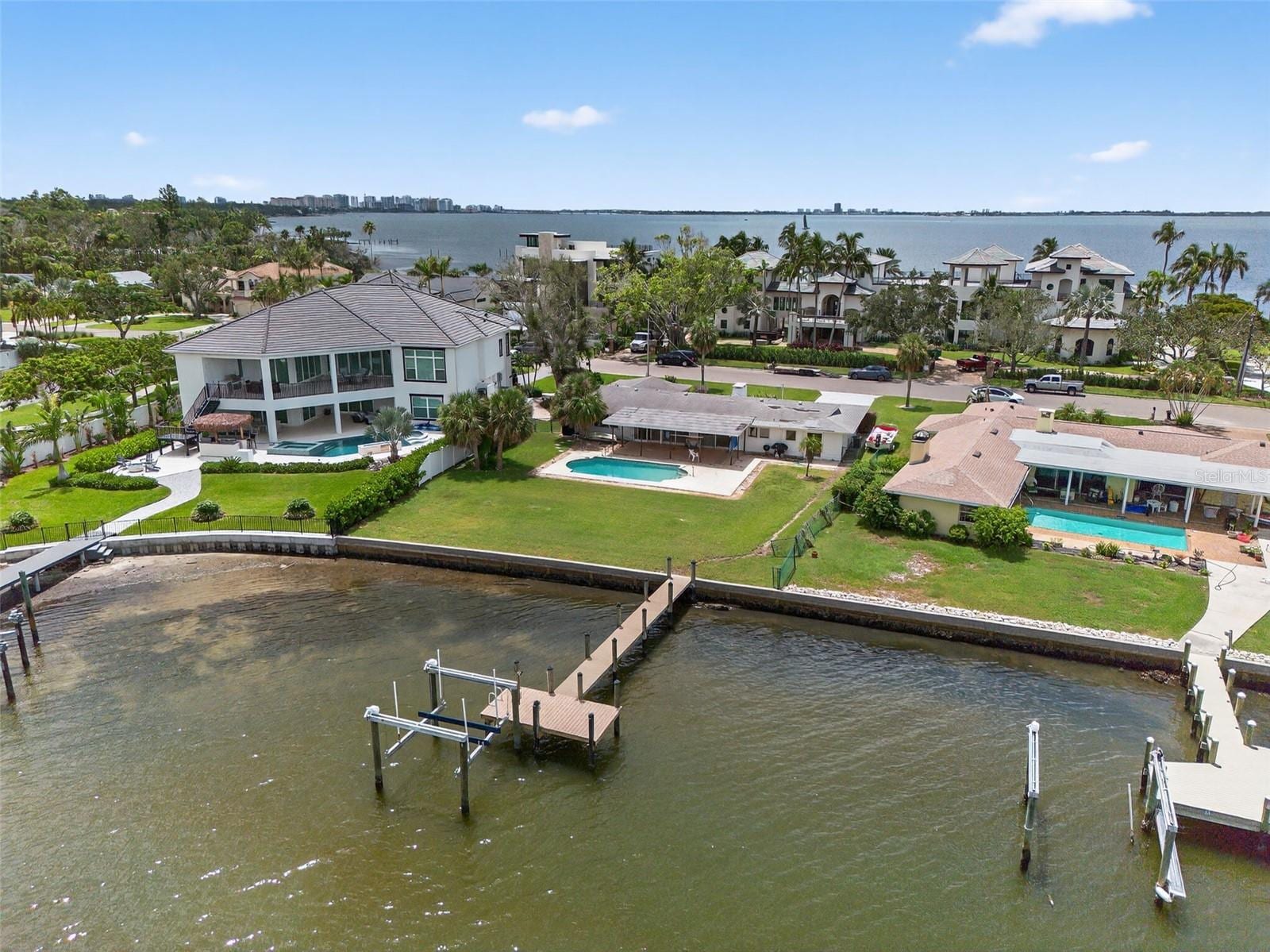 377 S Shore Dr photo 5