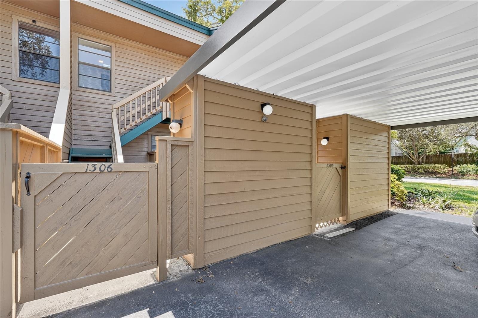 1306 Lennox Rd E #1306 photo 2