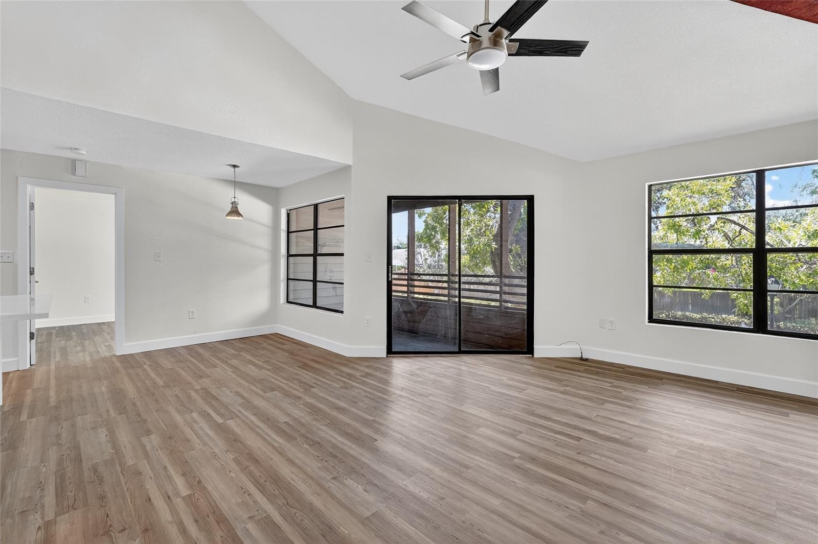 1306 Lennox Rd E #1306 photo 3