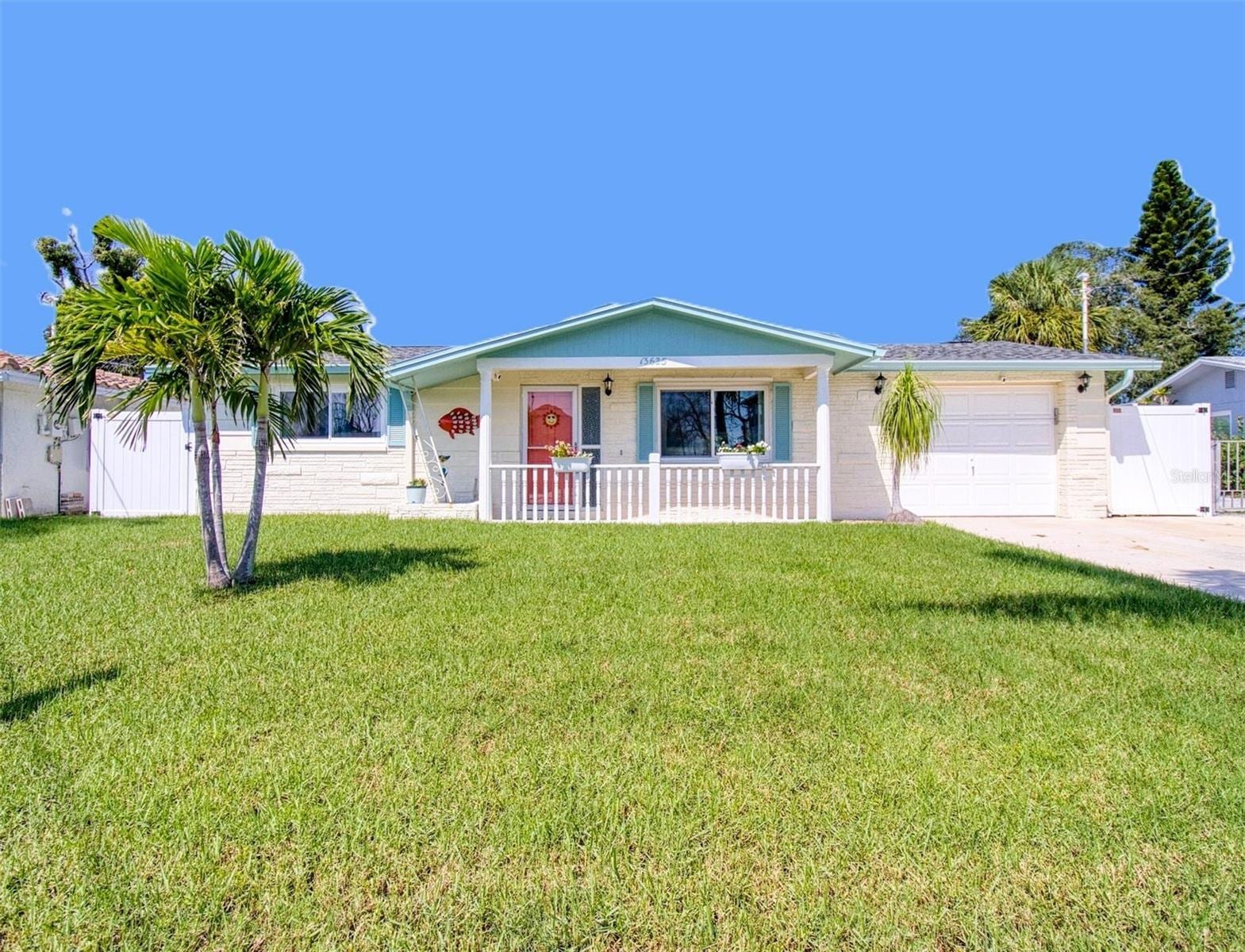 13625 Maria Dr photo 2