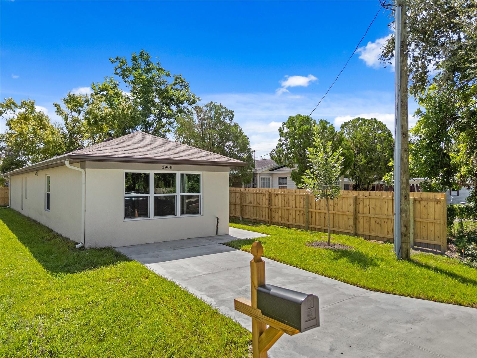 3908 Walnut Ave photo 2