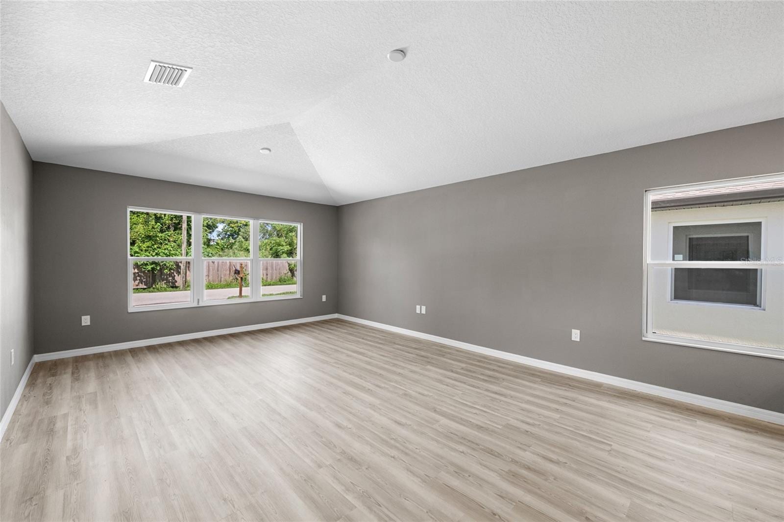 3908 Walnut Ave photo 4