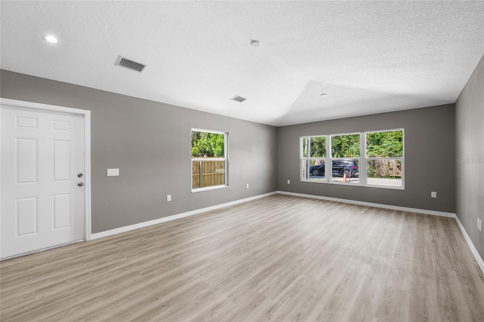 3908 Walnut Ave photo 5