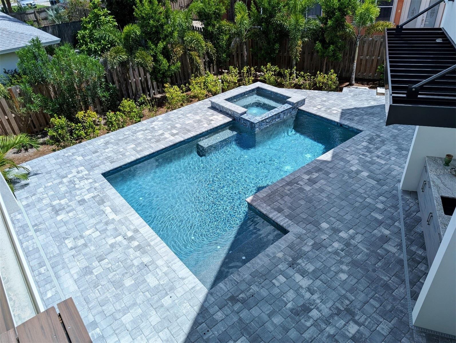 2110 Michele Dr photo 5