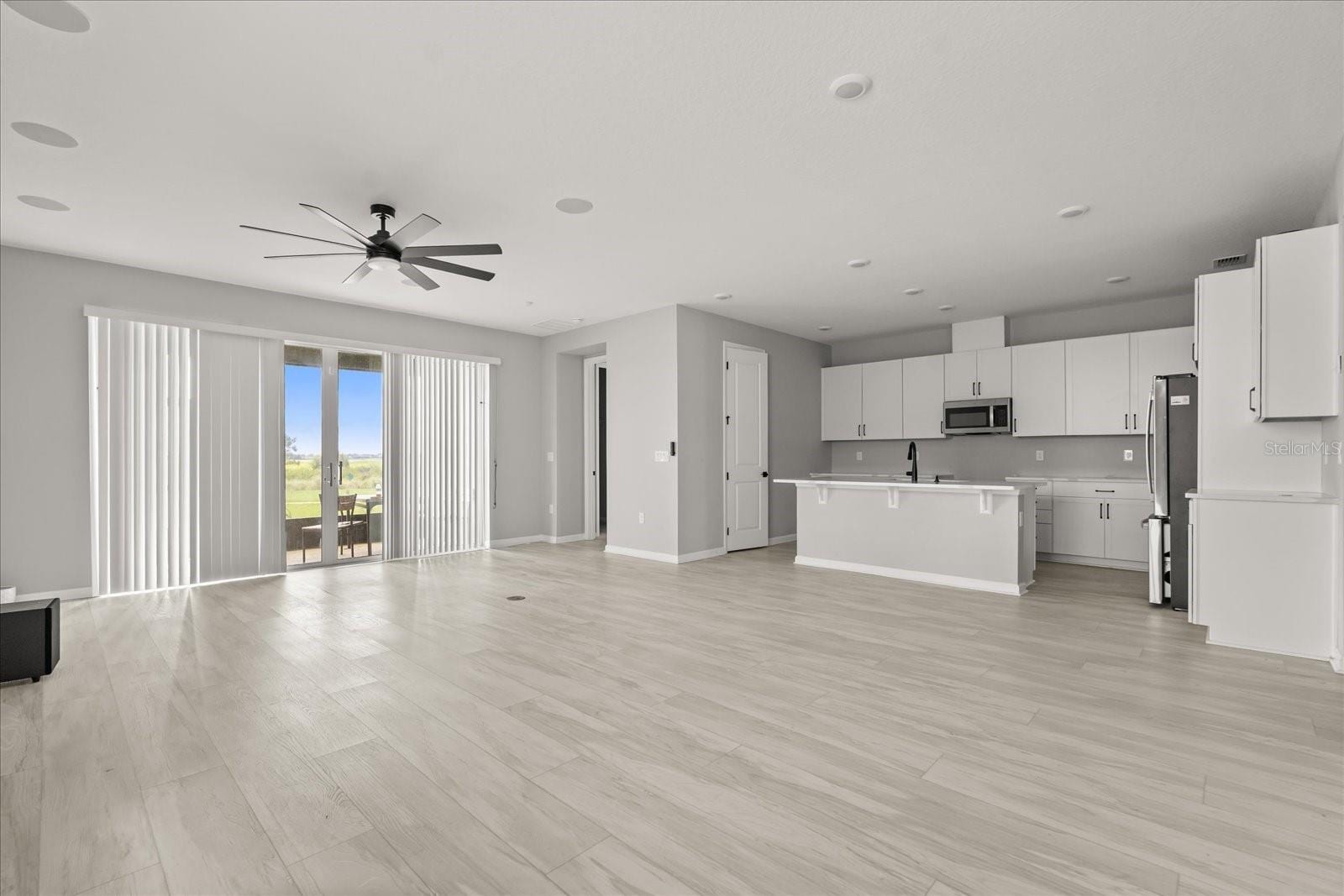 379 Sofia Ln photo 3