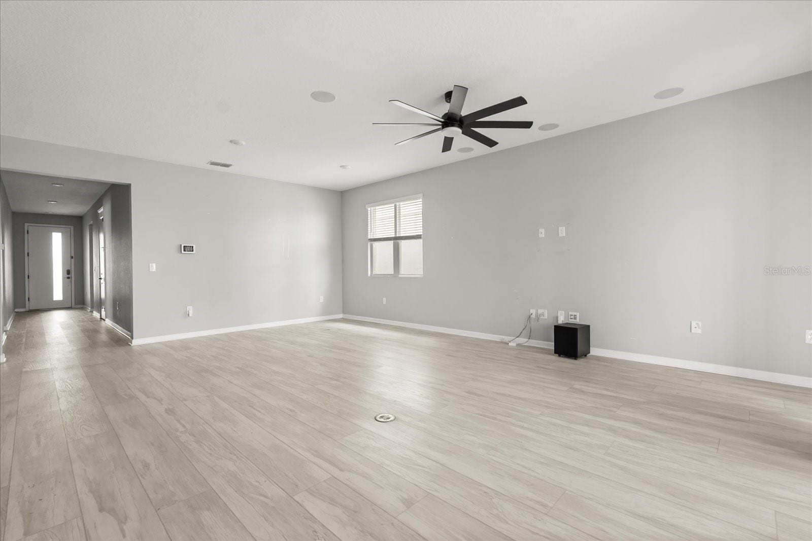 379 Sofia Ln photo 4