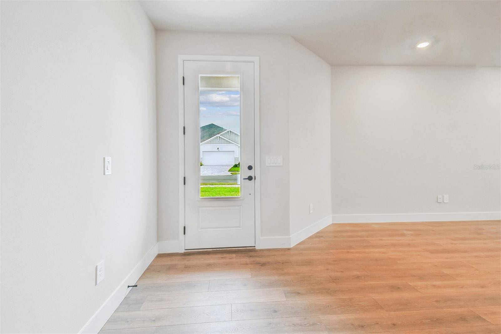 2836 Marrakesh Ln photo 3