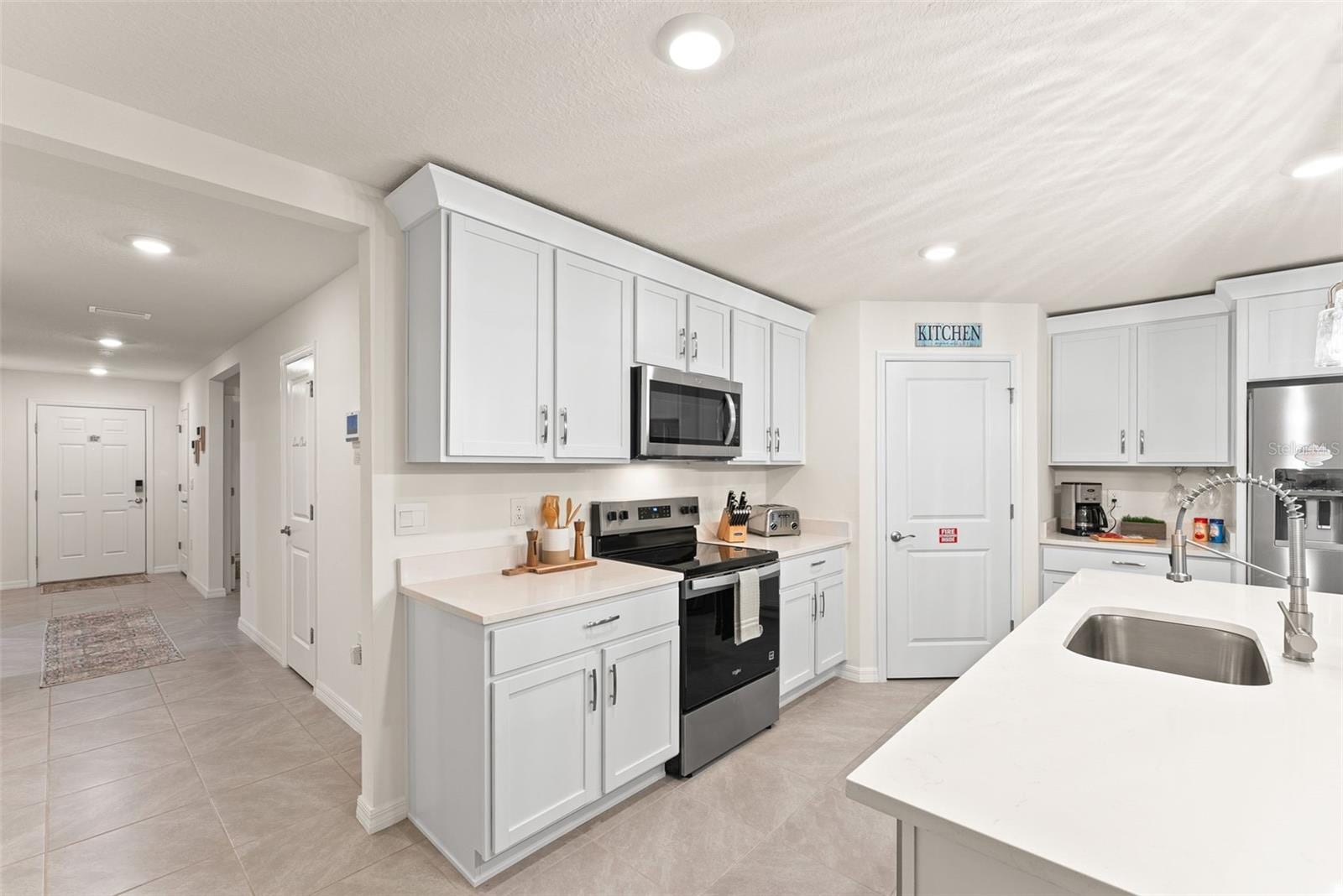 6476 Melacano Ave photo 4