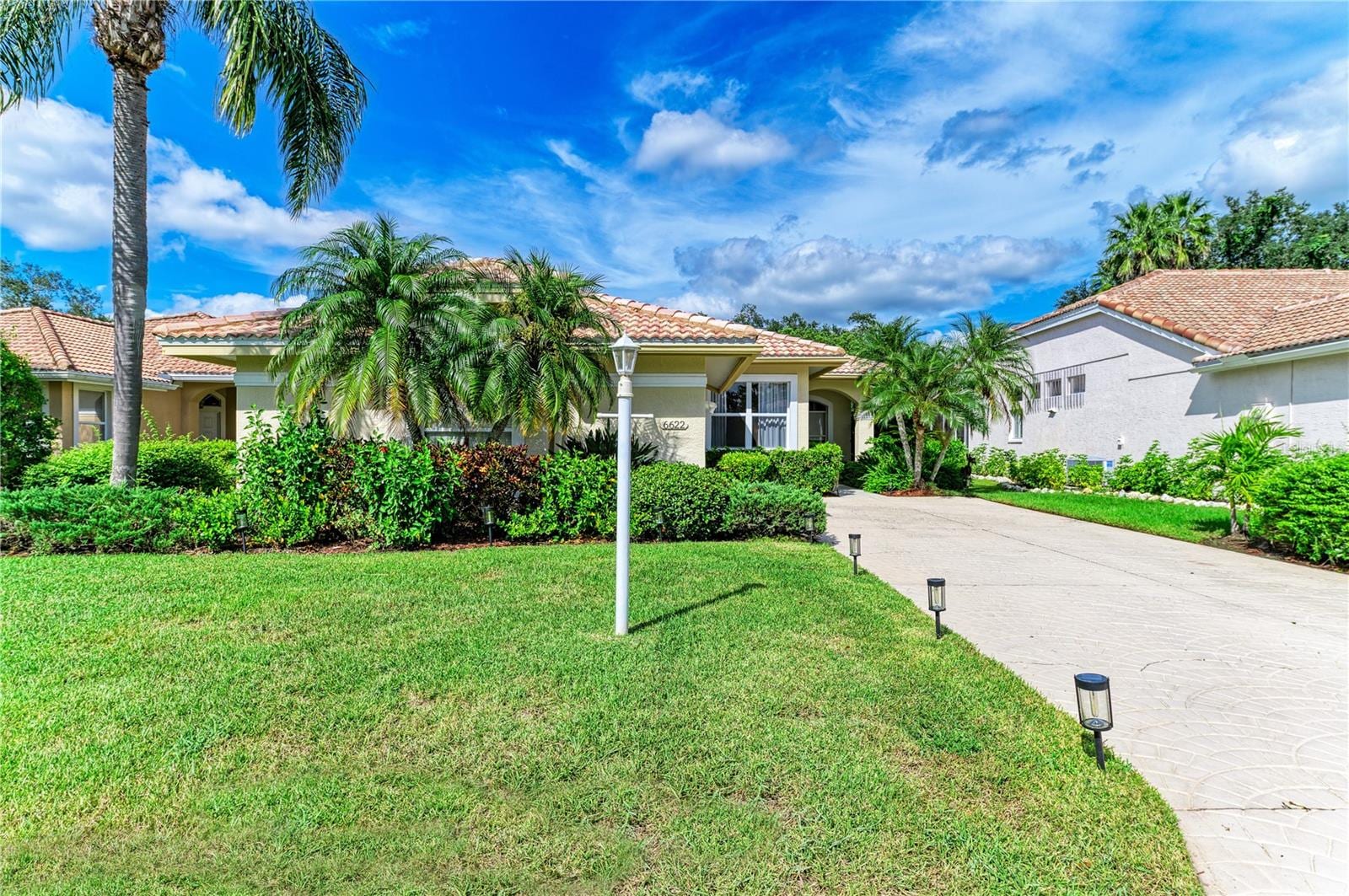 6622 Oakbrooke Cir photo 2