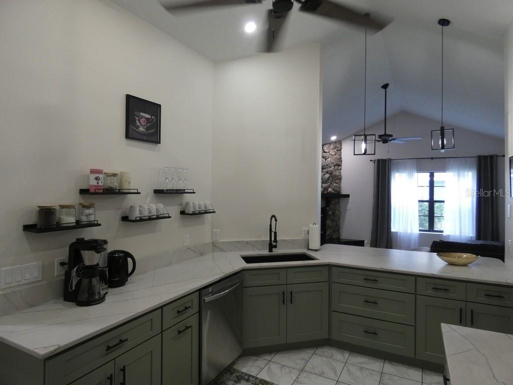 6534 Foxmoor Dr photo 4
