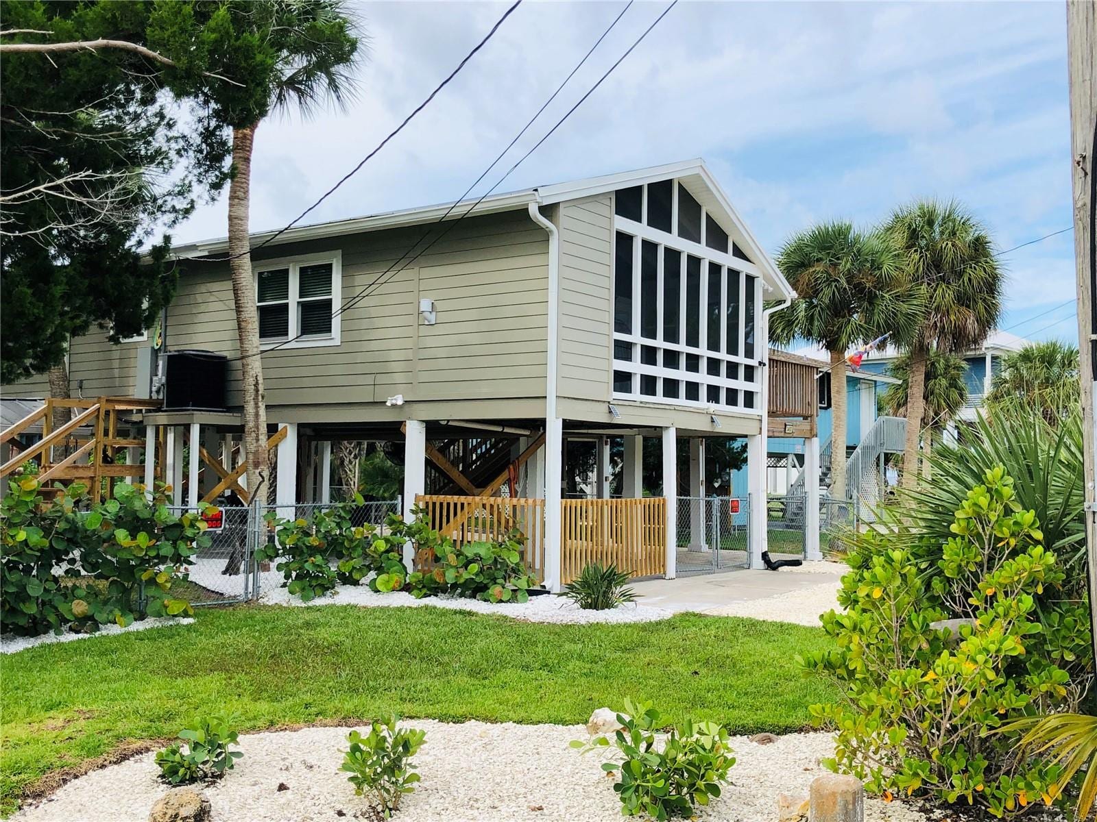 3480 Harbor Dr photo 2