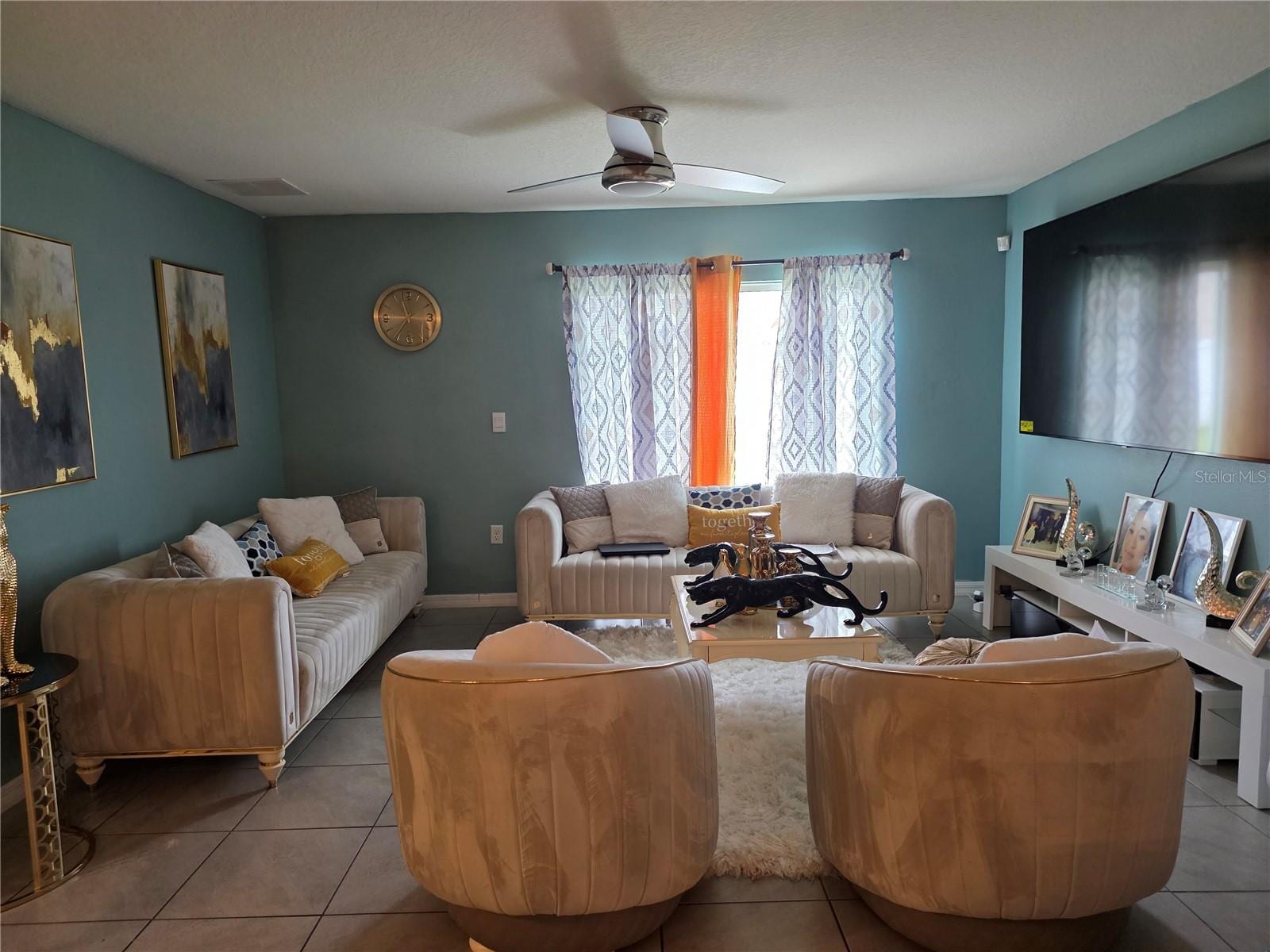 566 Sunlit Coral St photo 3