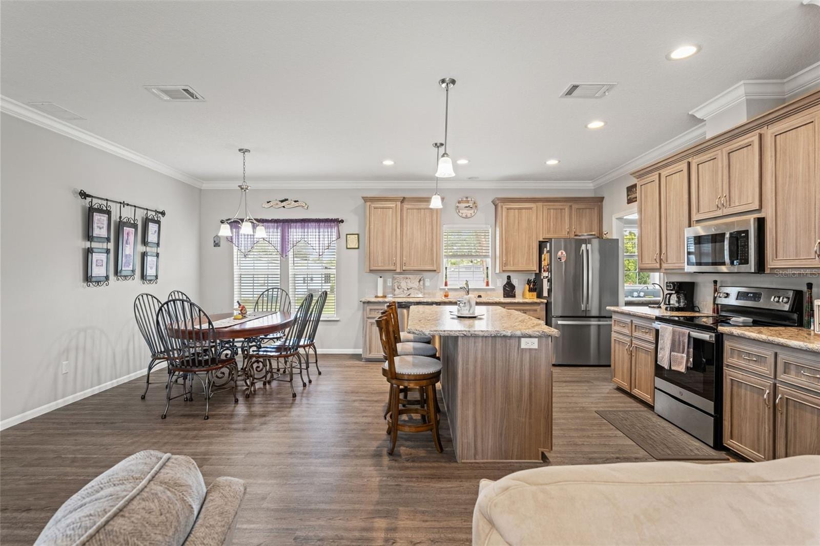 14443 Miranna St photo 3