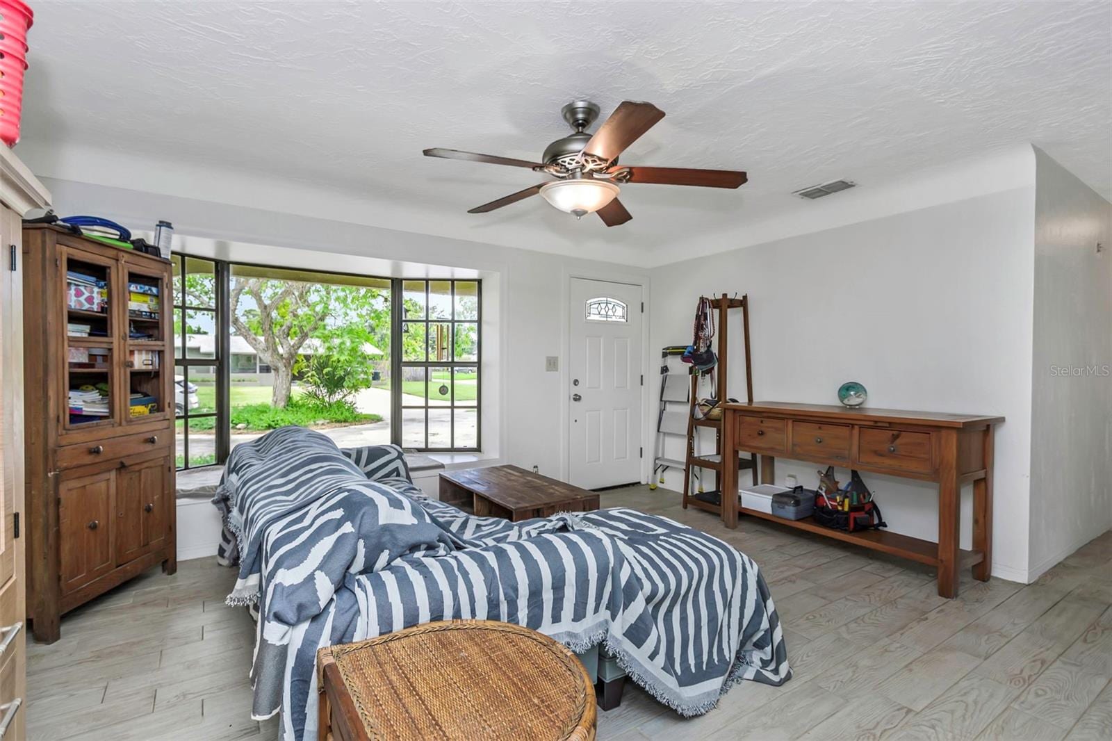 2600 56th Ln N photo 4