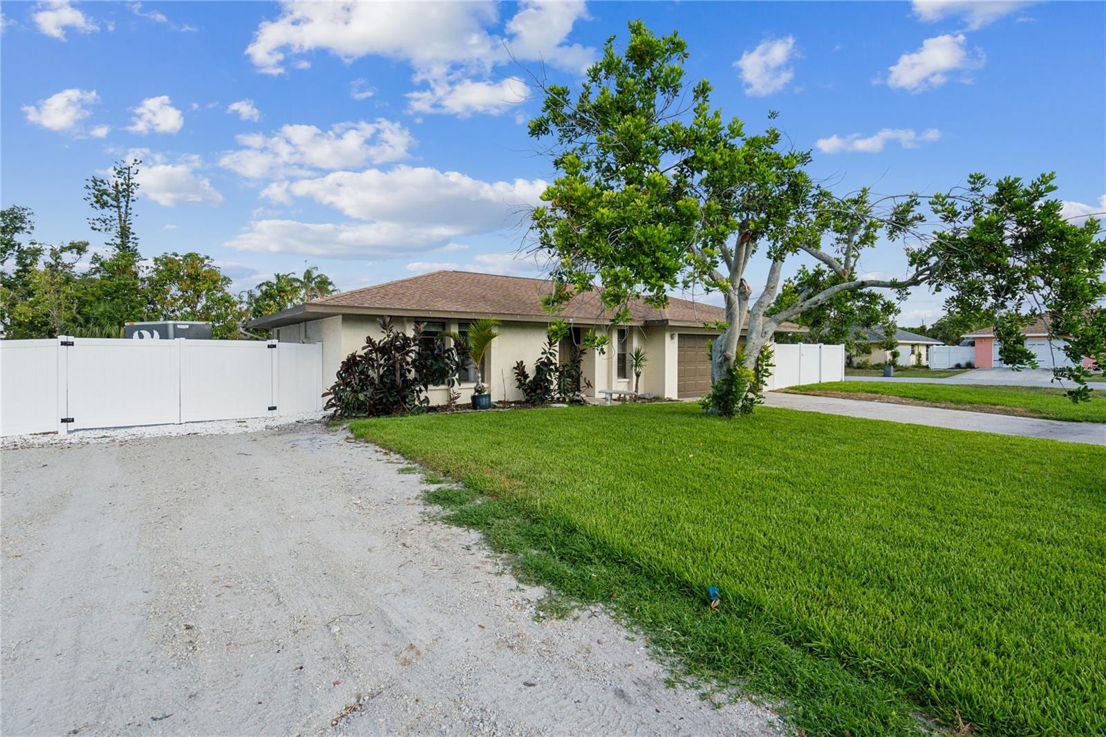 2204 78th St W photo 2