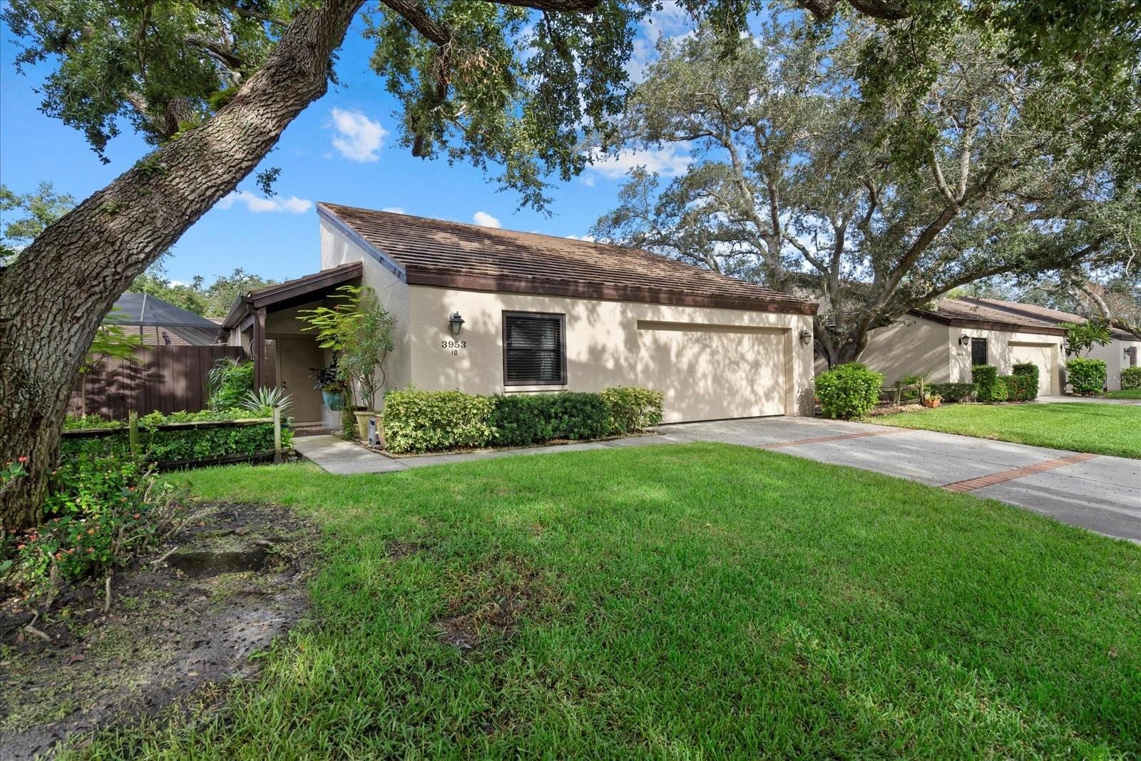 3953 Glen Oaks Manor Dr photo 3