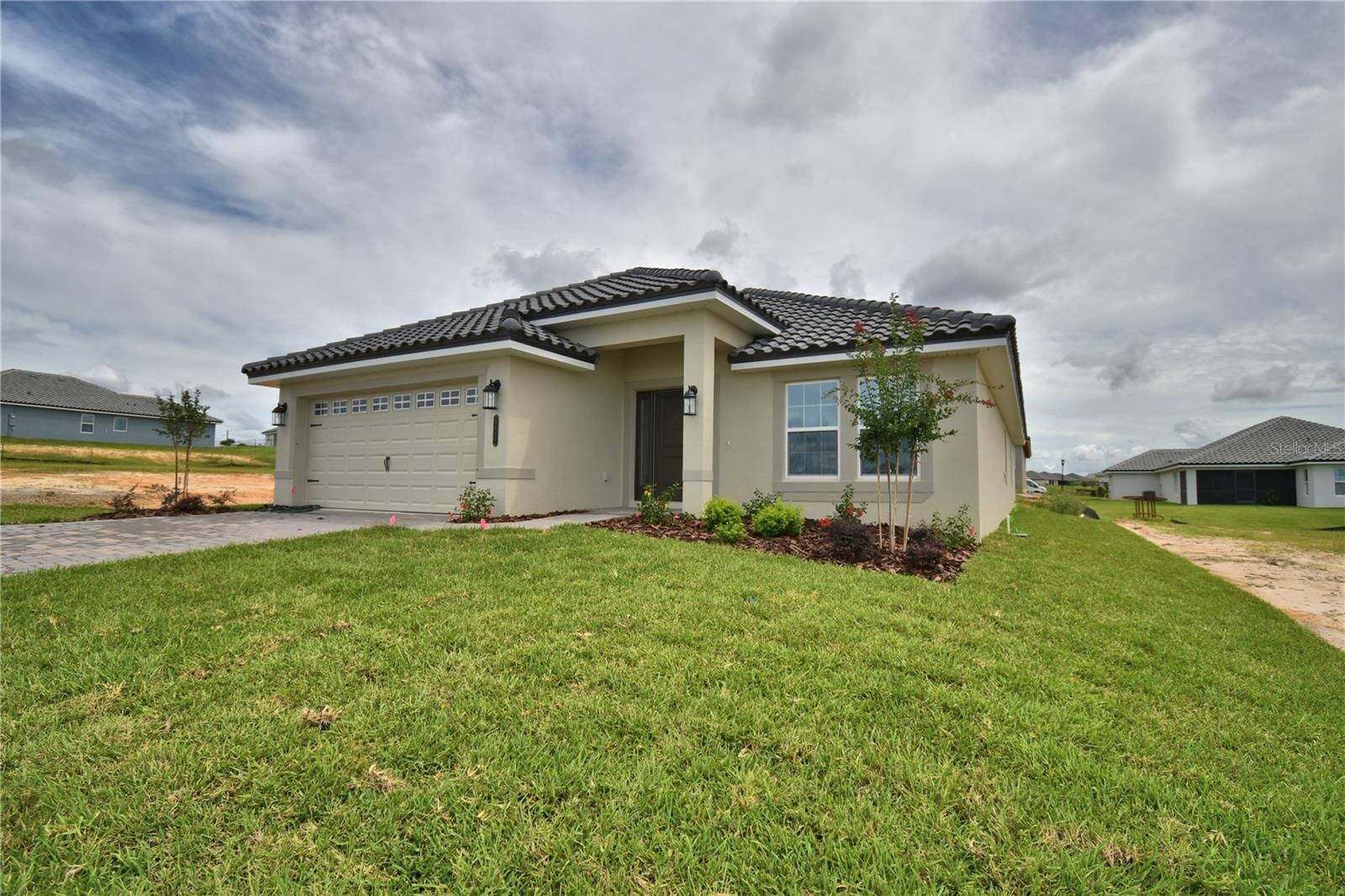 5409 Waterside Dr photo 3
