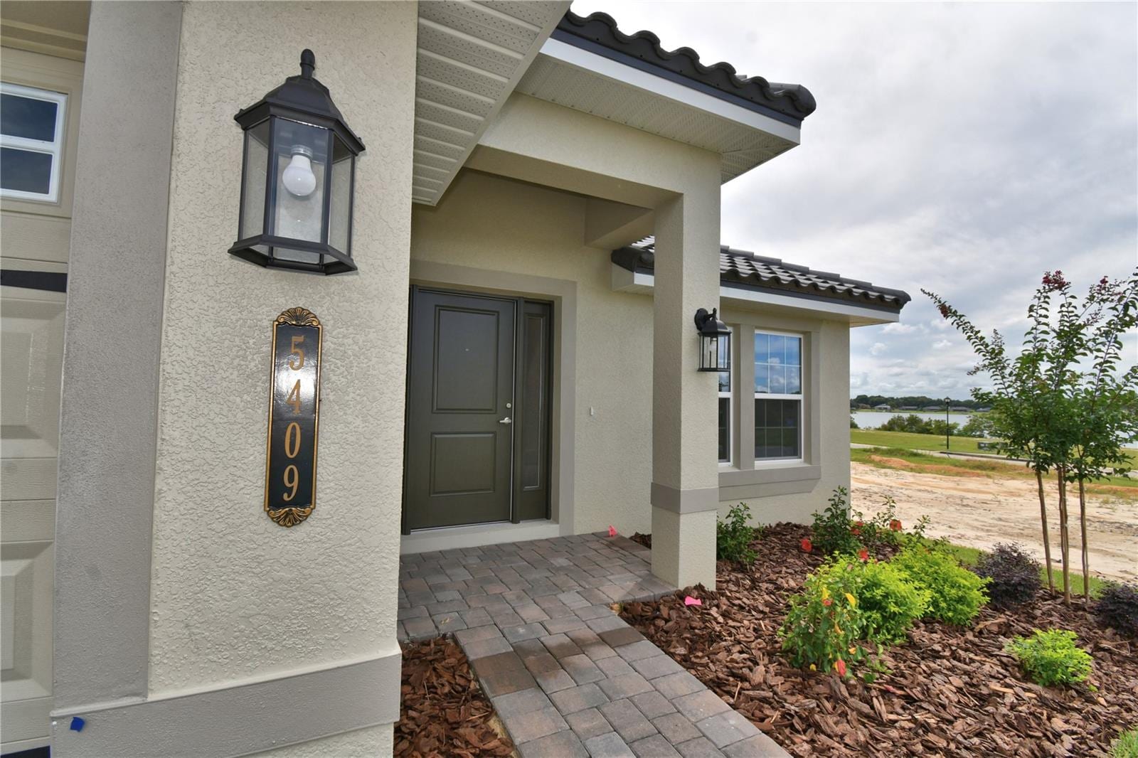 5409 Waterside Dr photo 4