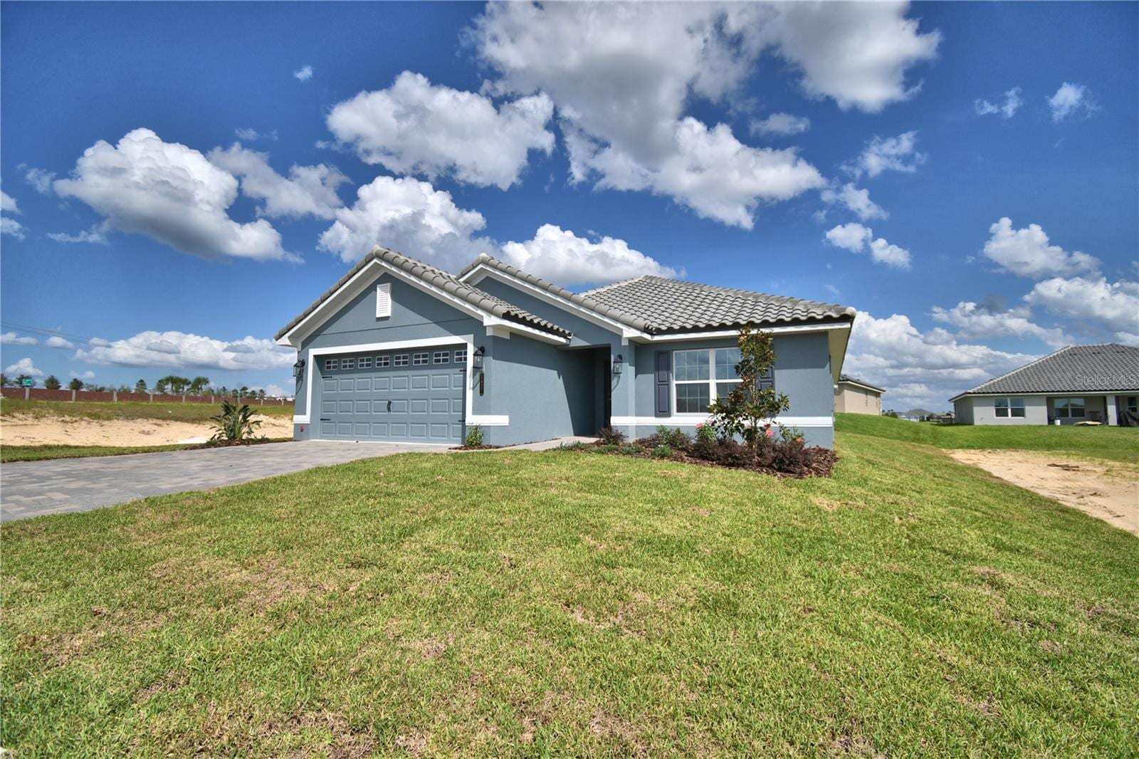 5427 Waterside Dr photo 2