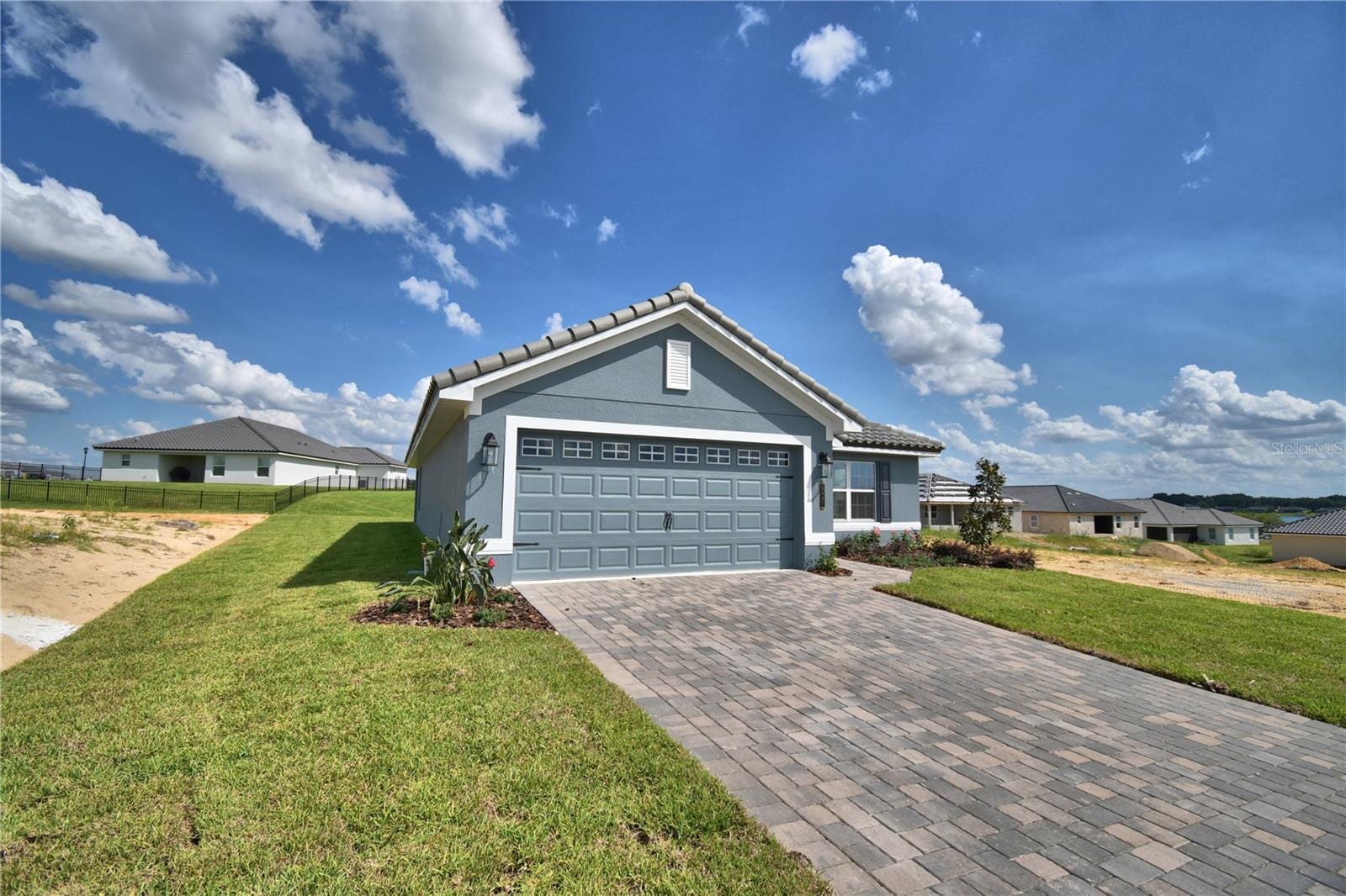5427 Waterside Dr photo 3