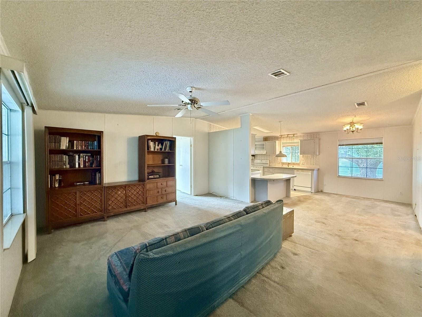5152 Forest Glenn Dr photo 2