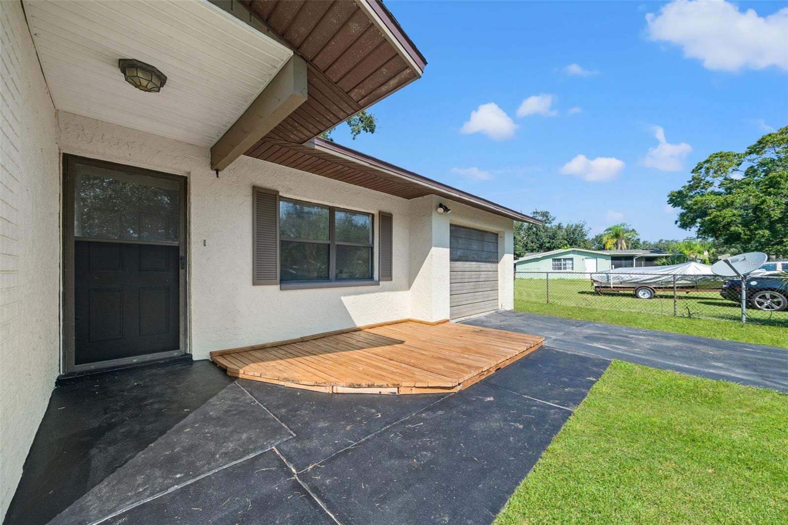 5828 Mariposa Dr photo 2