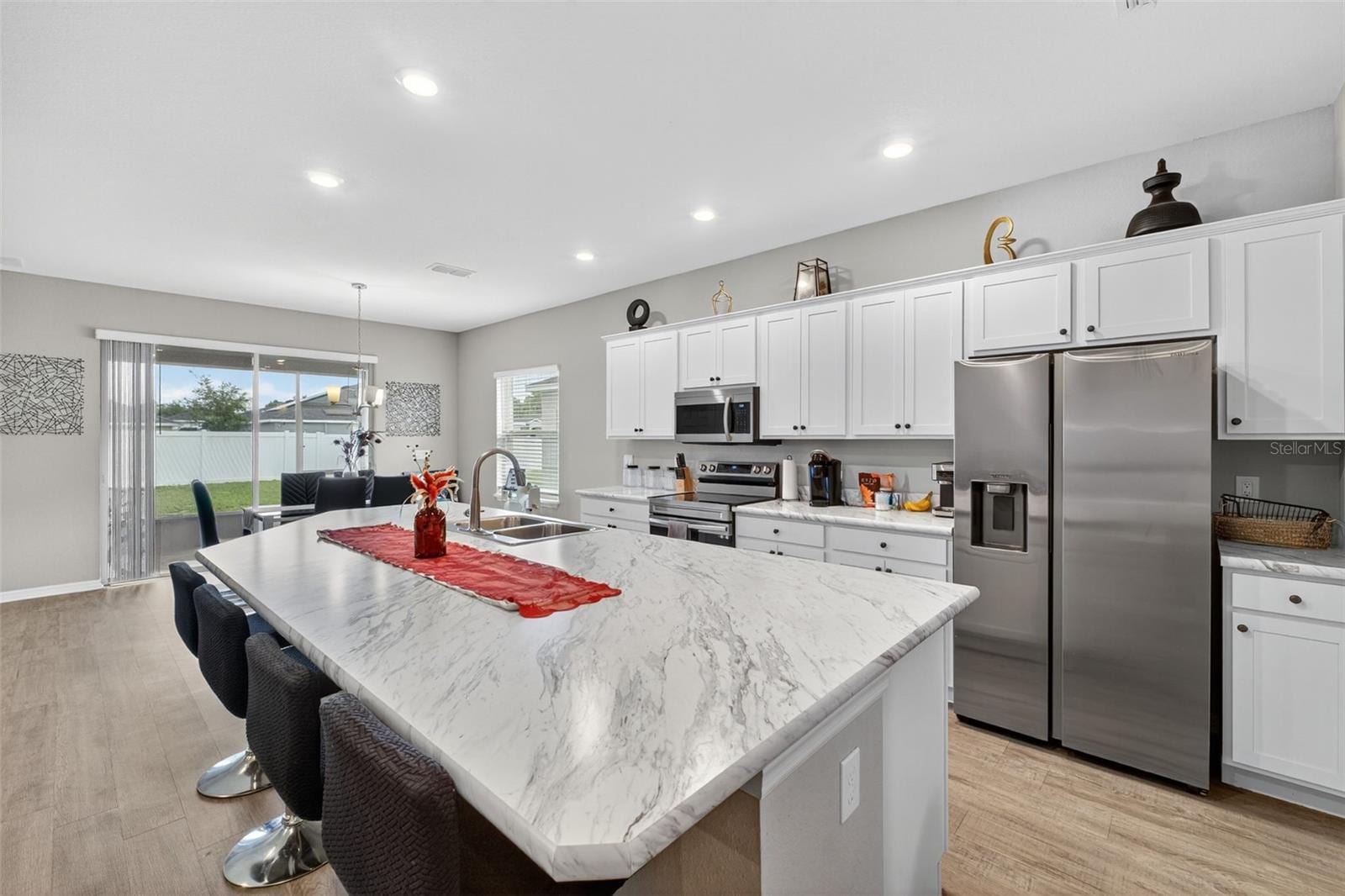 1026 Montgomery Ln photo 4