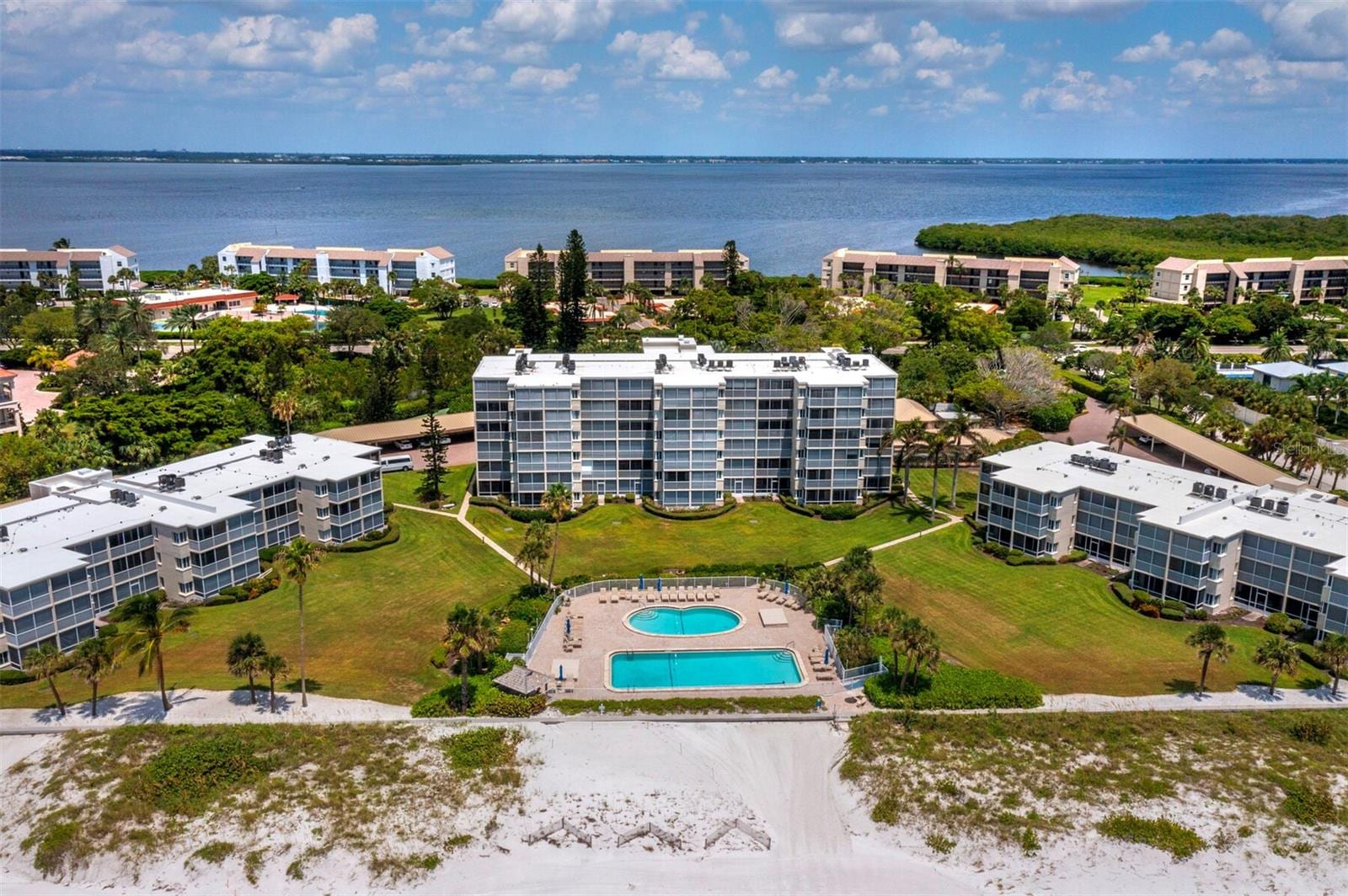 4825 Gulf Of Mexico Dr #105 photo 3