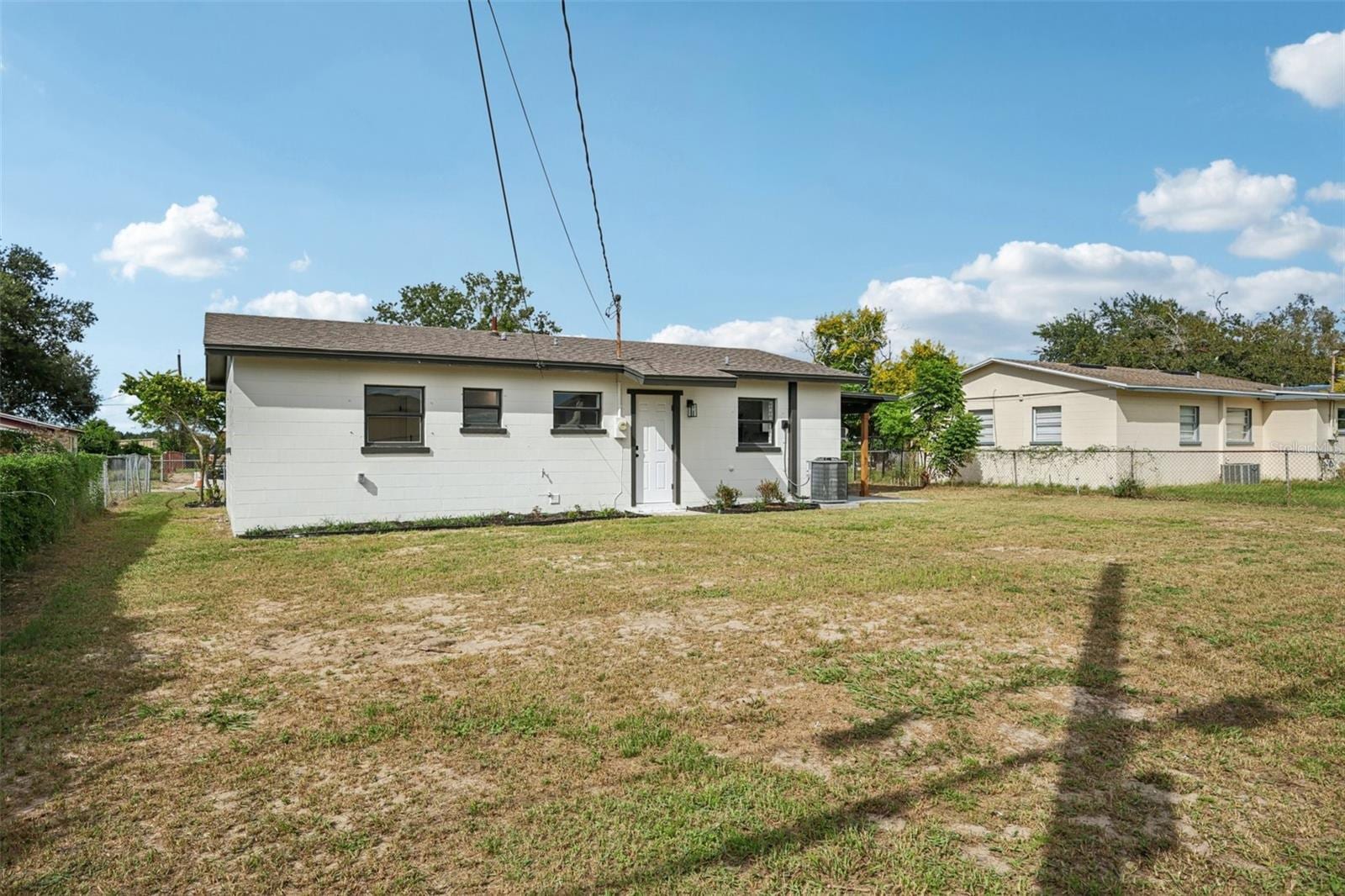 2633 Royal Dr photo 2