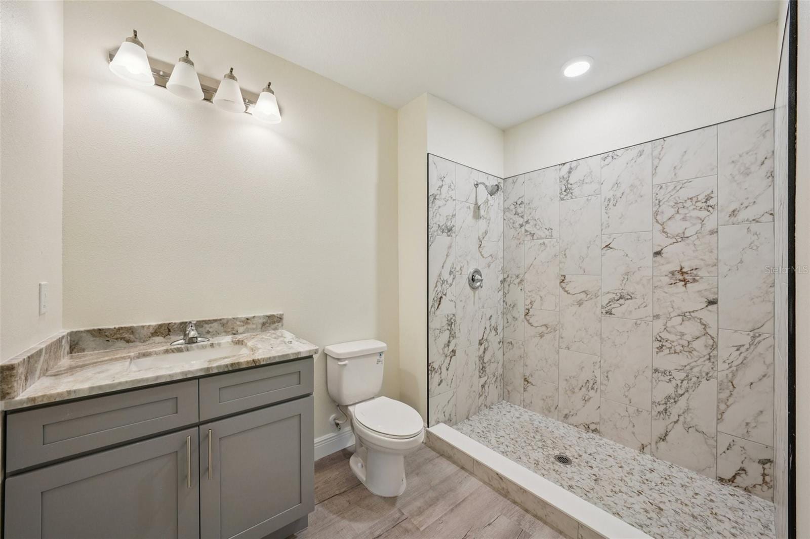 626 Woodland Ave photo 4