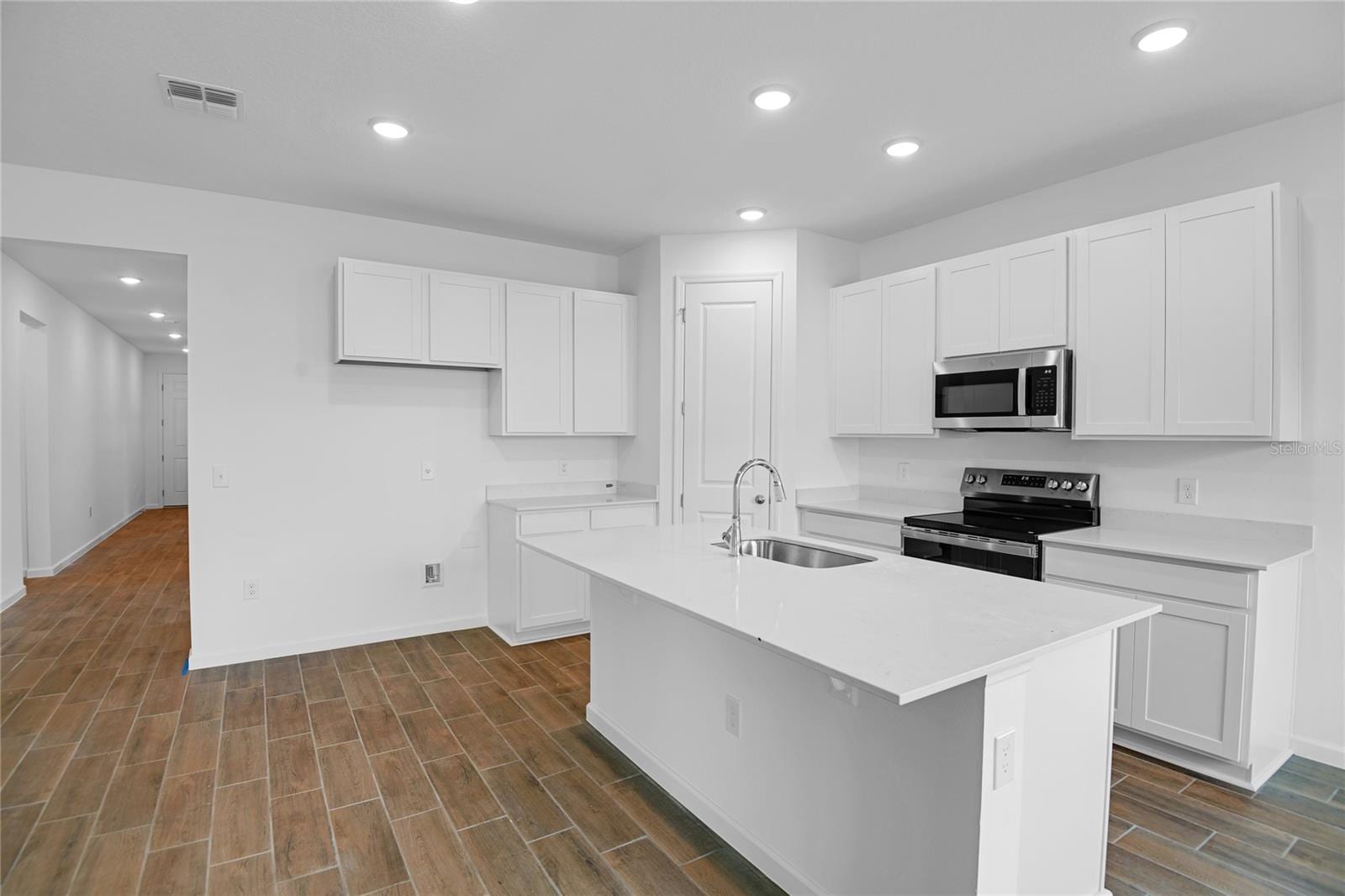 5323 Mickey Ave photo 3