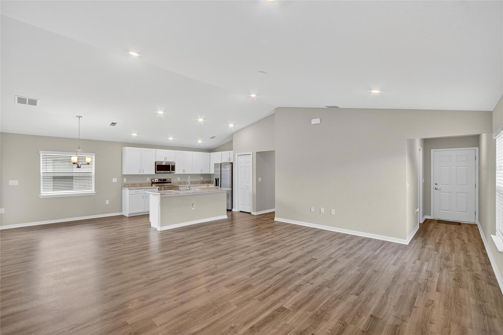 1047 Aruba Ave photo 4