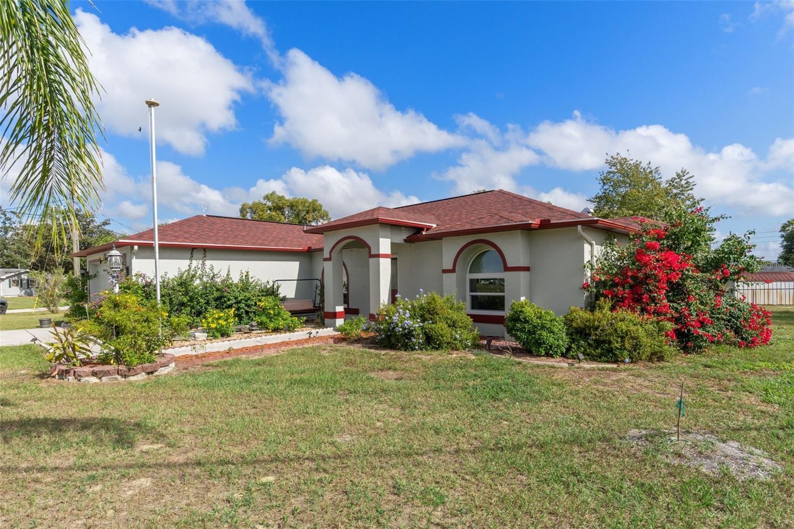 2104 Linwood Ave photo 4