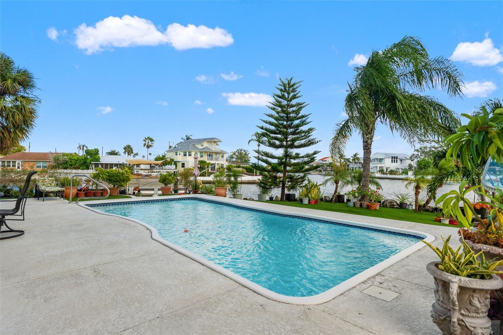 4366 6th Isle Dr photo 5