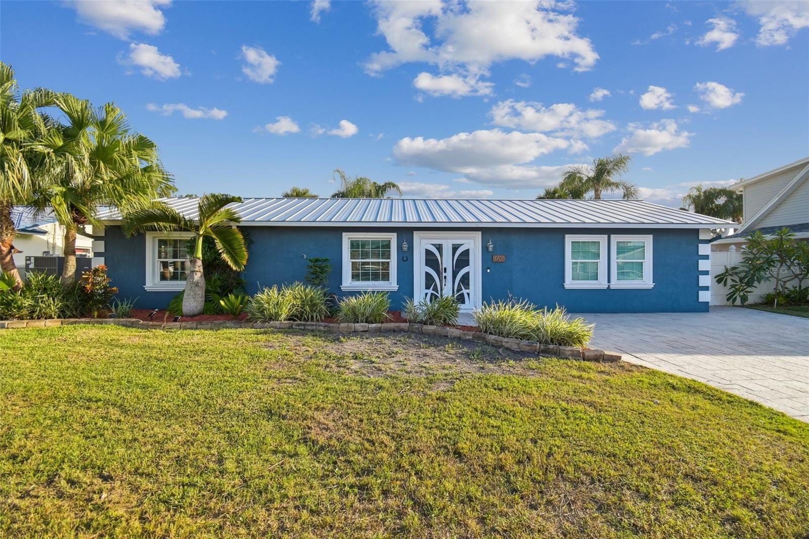 8708 Thornwood Ln photo 2