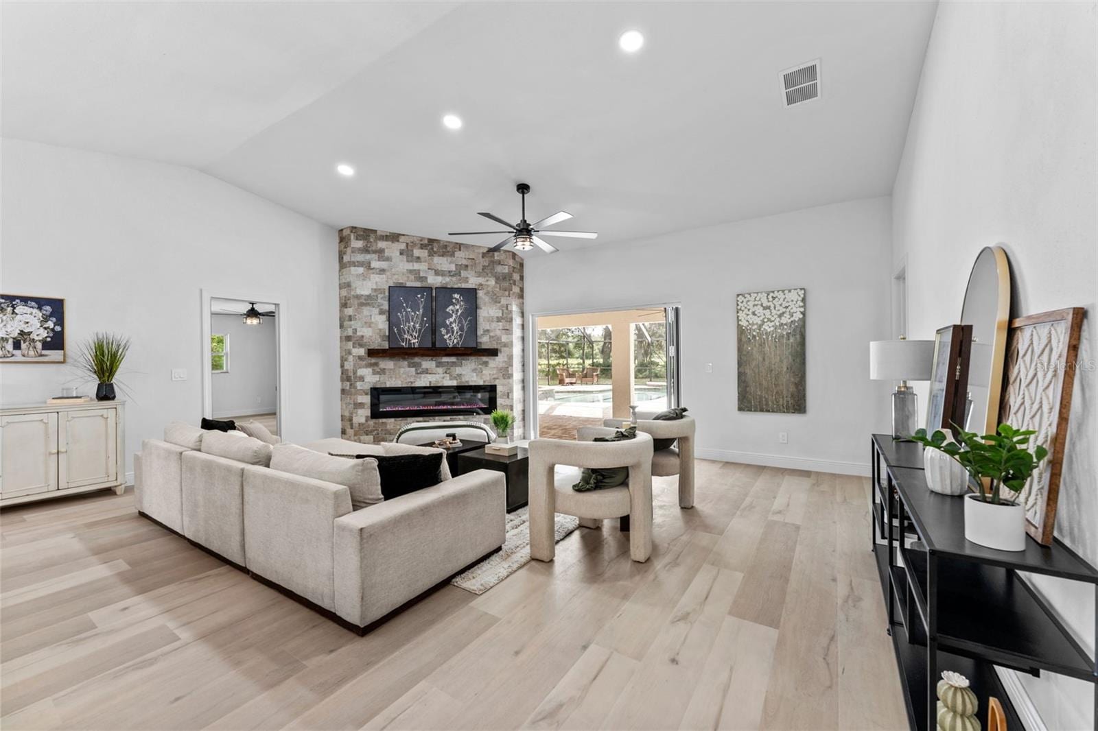 10204 Tranquil Ln photo 5