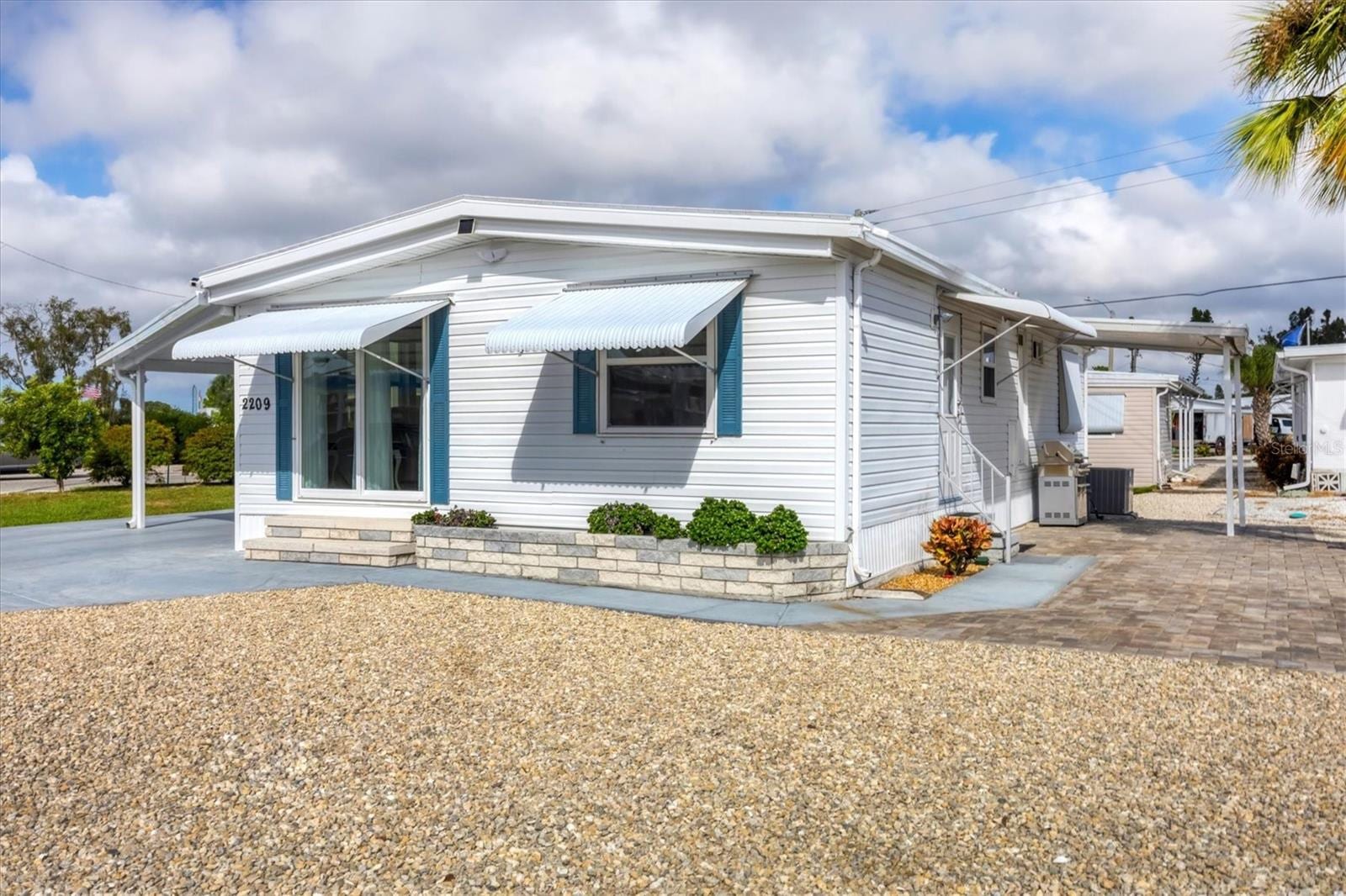 2209 Iowa Ave photo 4