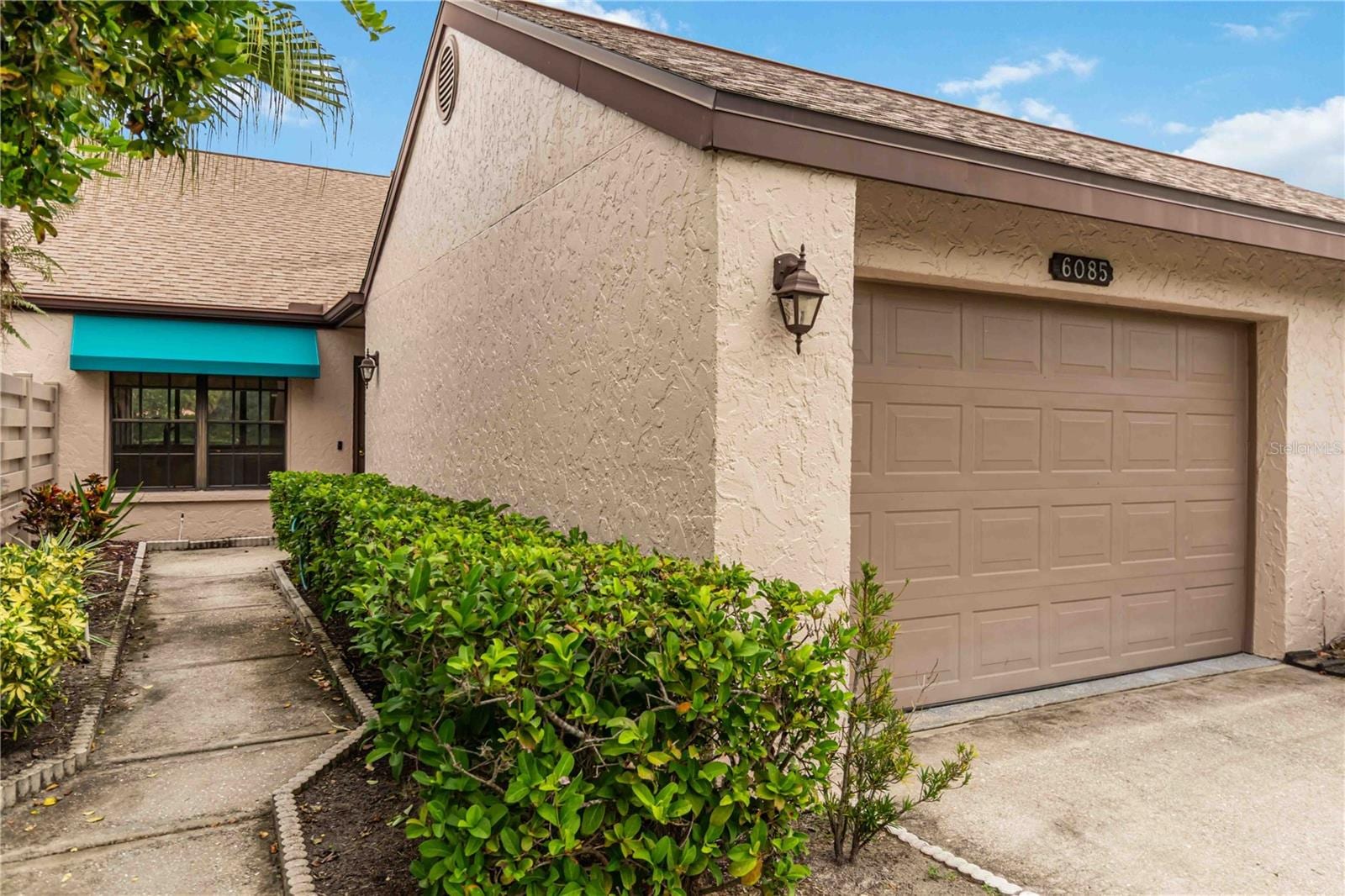 6085 Clubside Dr photo 2